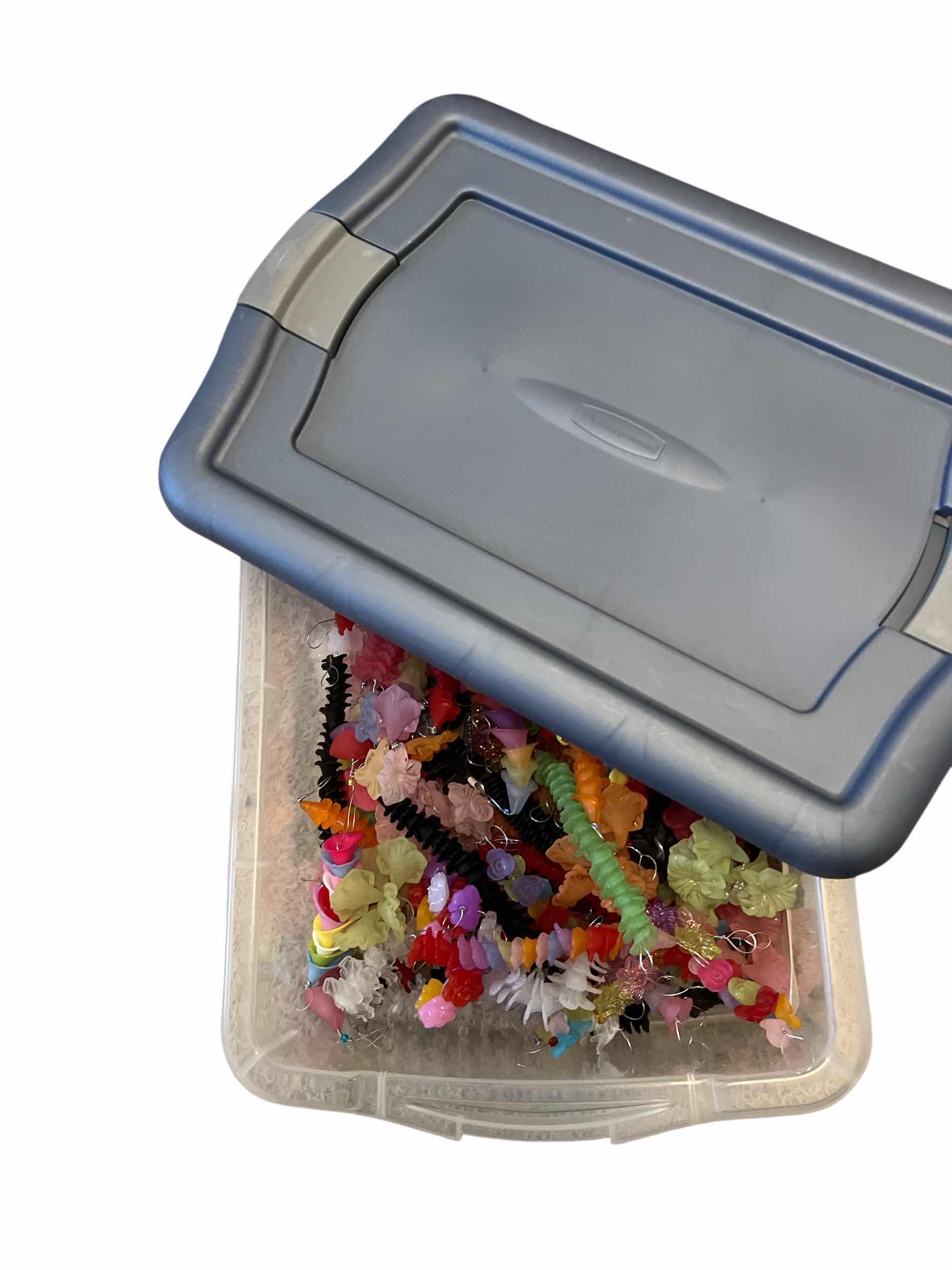 Photo 1 of TOTE OF PLASTIC BEADS FOR JEWELRY MAKING - ON SKIENS - LARGE SELECTION OF COLORS AND SHAPES