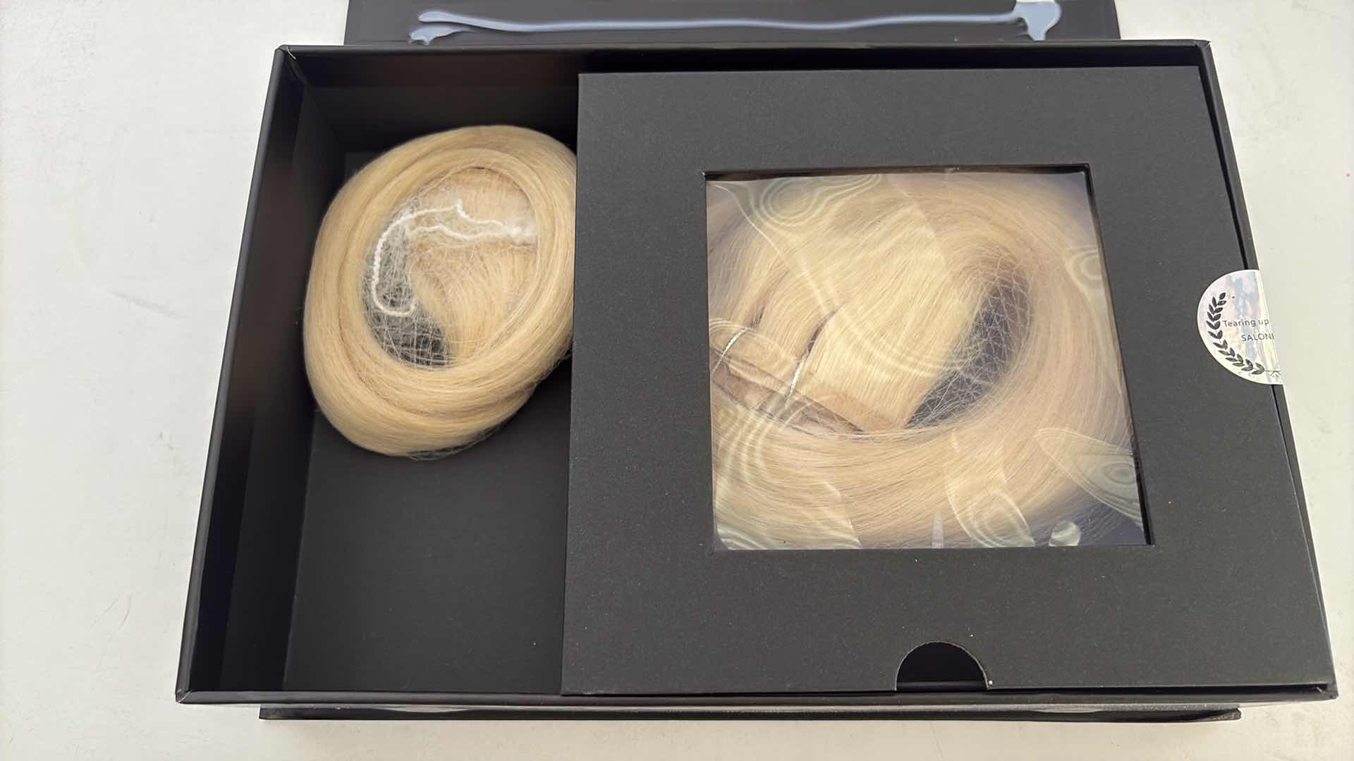 Photo 1 of SALONPRO CHRISTIAN REMY PRO SEAM CLIP IN HAIR EXTENSIONS 18” 140g “ CRÈME BLONDE”