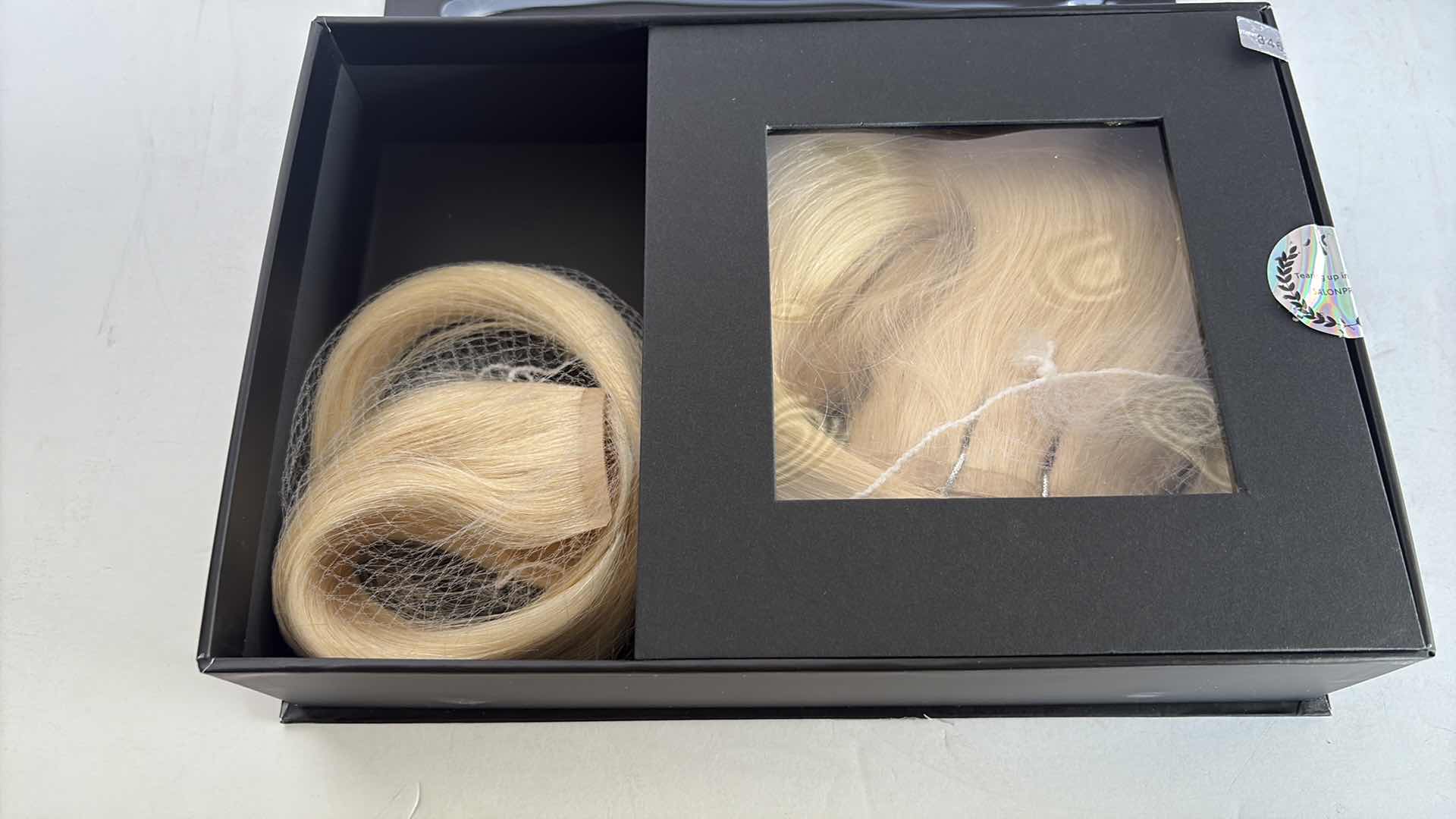 Photo 1 of SALONPRO CHRISTIAN REMY PRO SEAM CLIP IN HAIR EXTENSIONS 20” 180g “ CRÈME BLONDE”