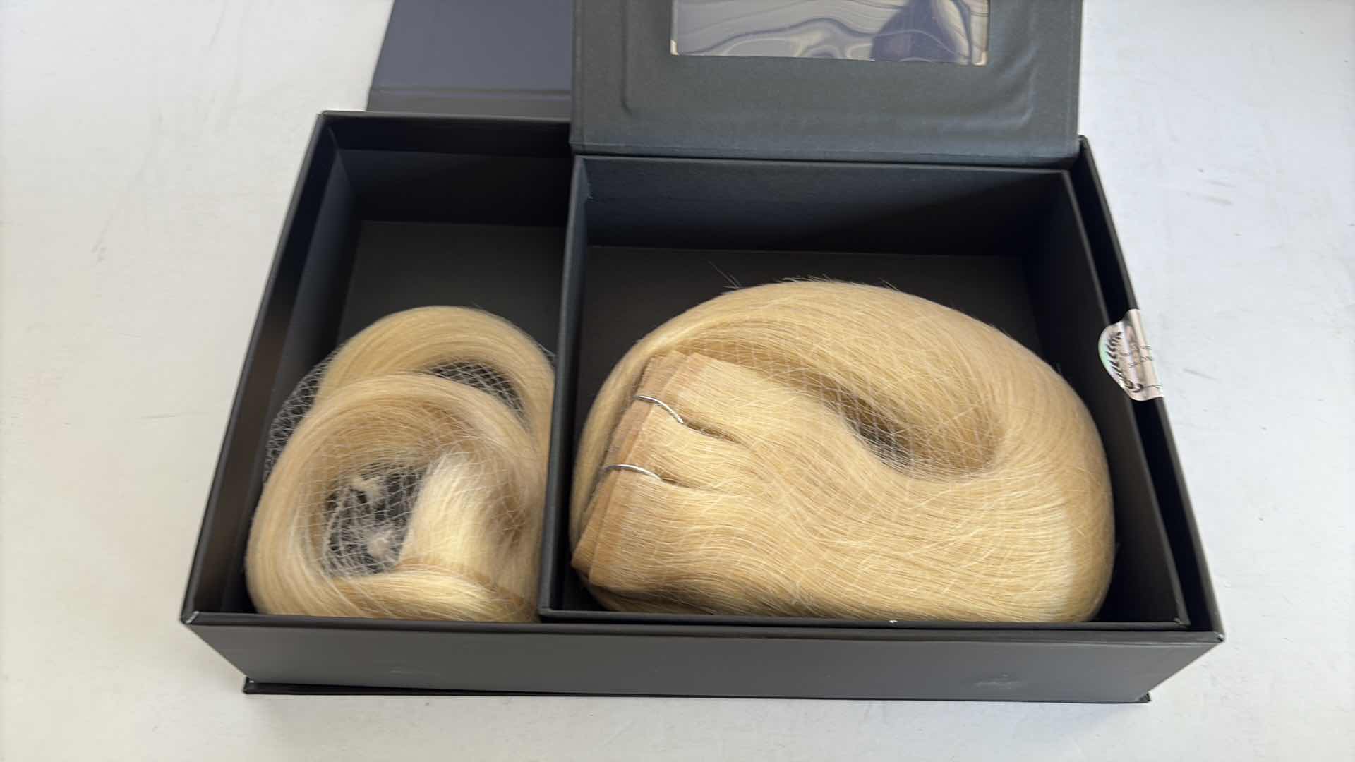 Photo 1 of SALONPRO CHRISTIAN REMY PRO SEAM CLIP IN HAIR EXTENSIONS 22” 240g “ CRÈME BLONDE”