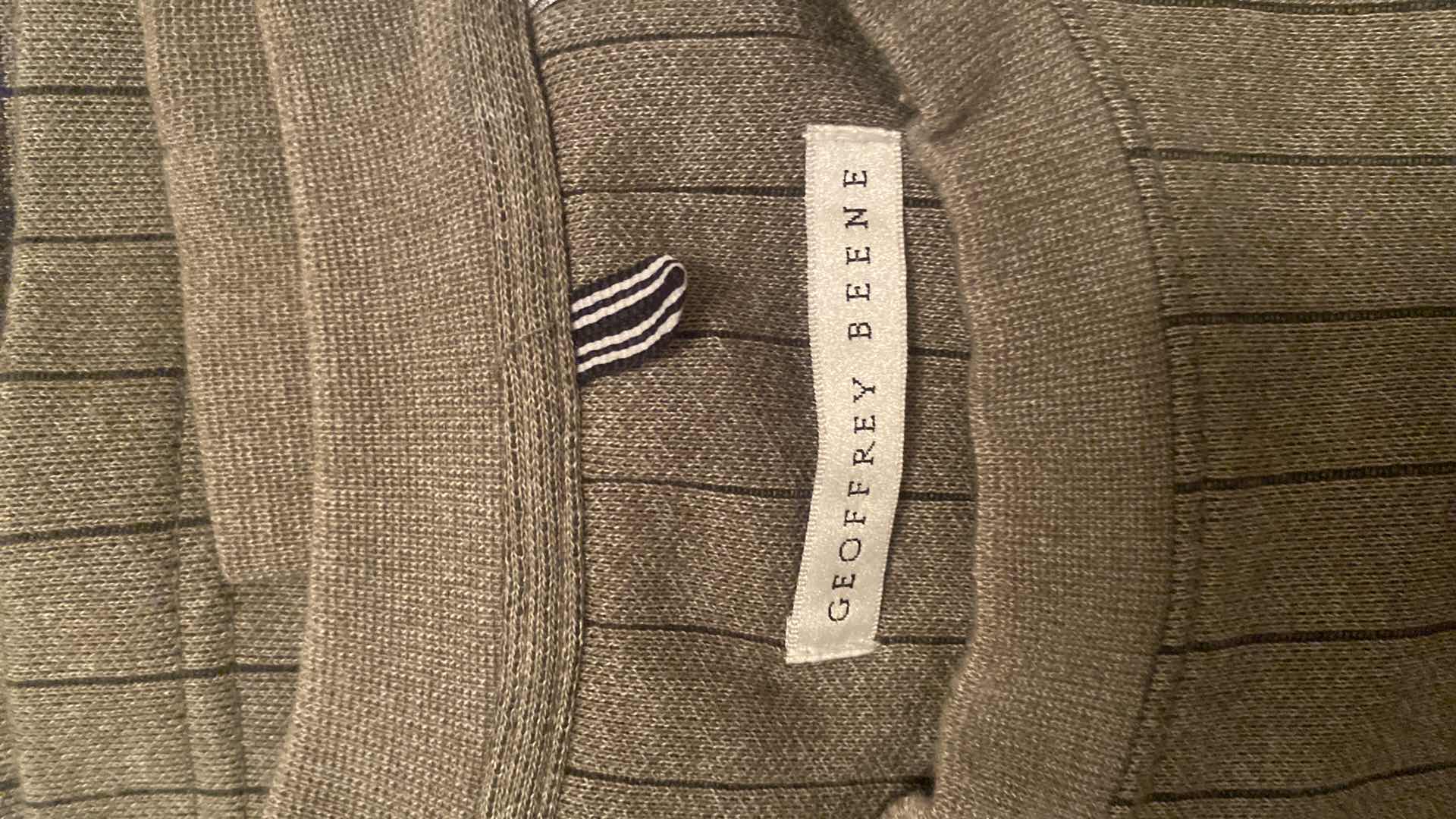 Photo 1 of 3 - DESIGNER SWEATERS SIZE XL (2 ARE NEW)