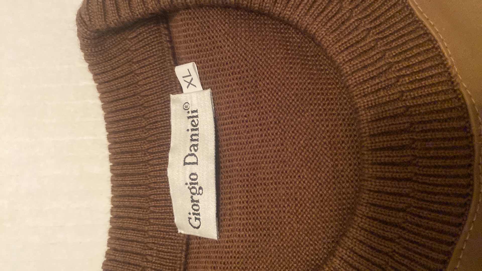 Photo 1 of 3 - NEW DESIGNER SWEATERS MENS SIZE XL (2 WITH TAGS)