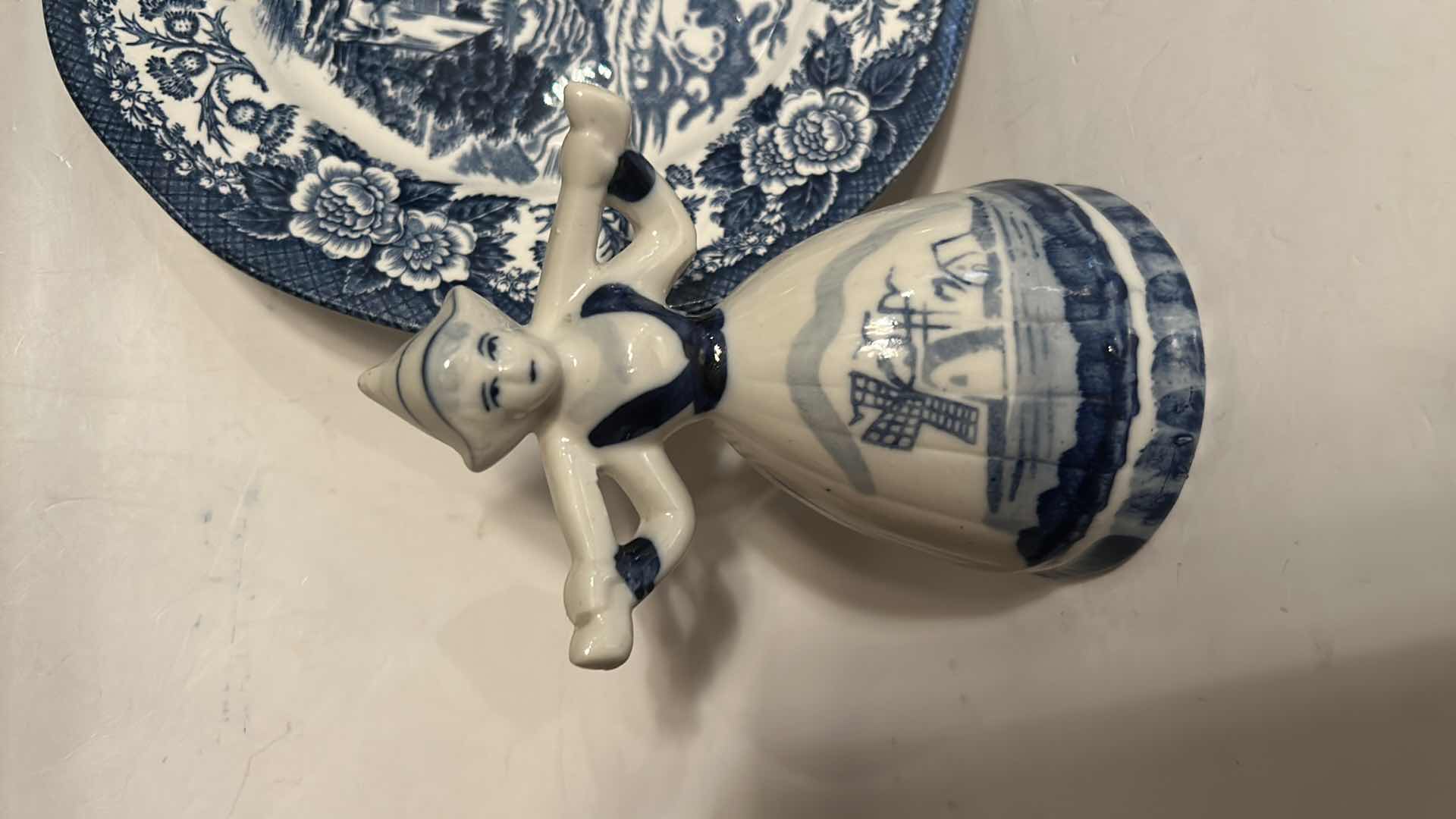 Photo 1 of COLLECTION OF BLUE AND WHITE DUTCH POTTERY (PLATE 7” ROUND)