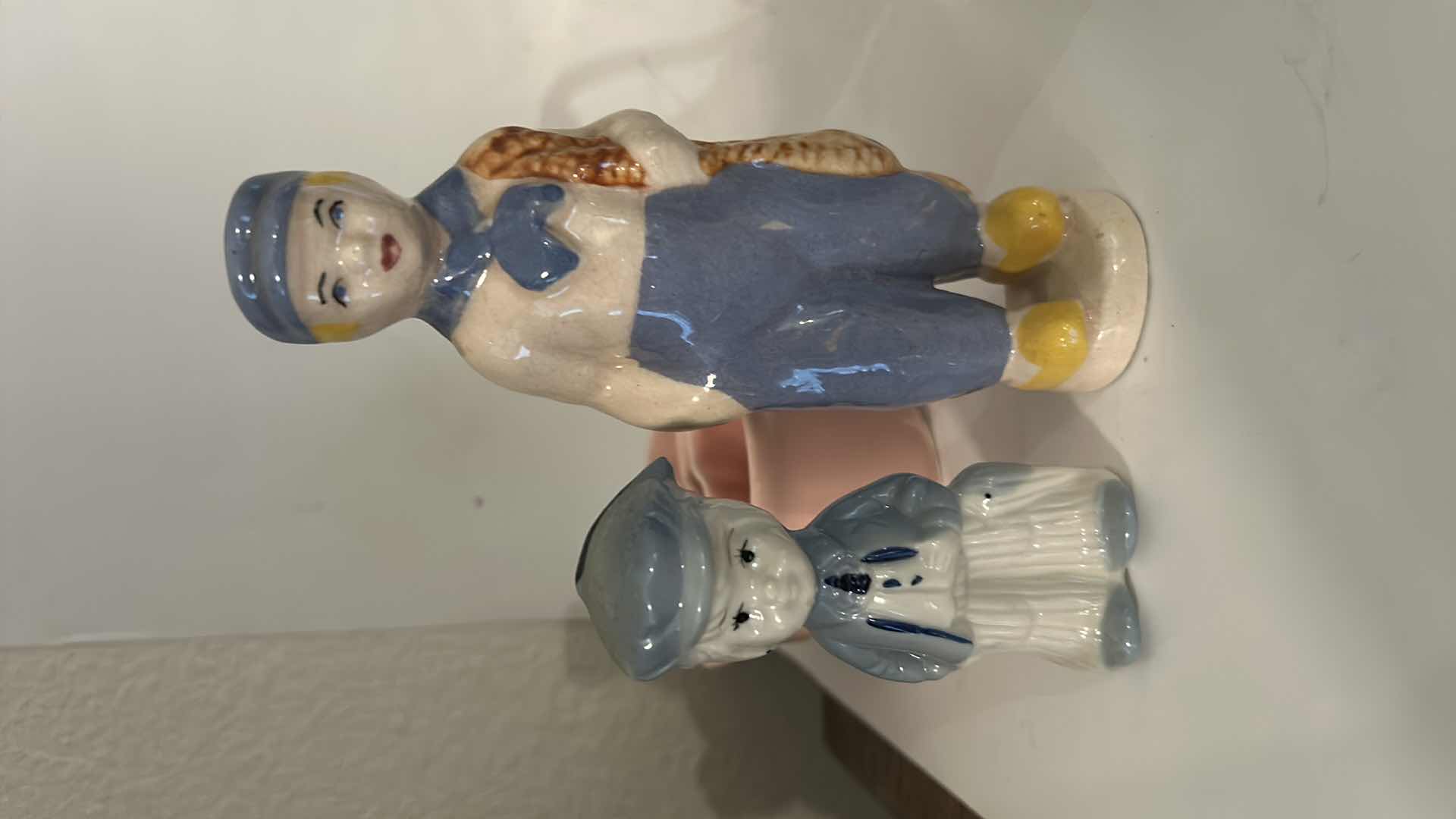 Photo 1 of HOME DECOR- FIGURINES, VASES, PITCHERS AND MORE (DAFFODIL VASE H6”)