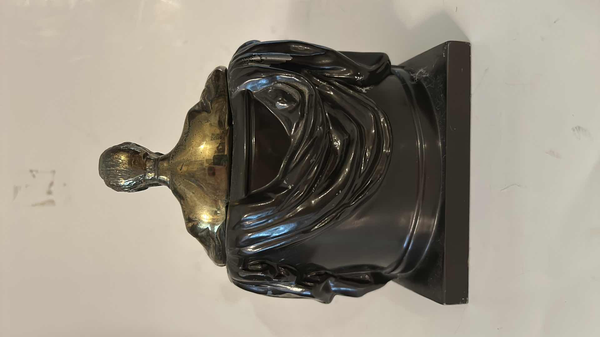 Photo 1 of BRONZE "ABRAHAM LINCOLN" MEMORIAL STATUE FIGURINE H6.5”