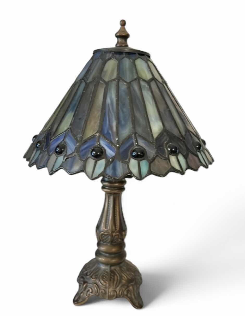 Photo 1 of TIFFANY STYLE RESIN AND METAL LIGHT H13”