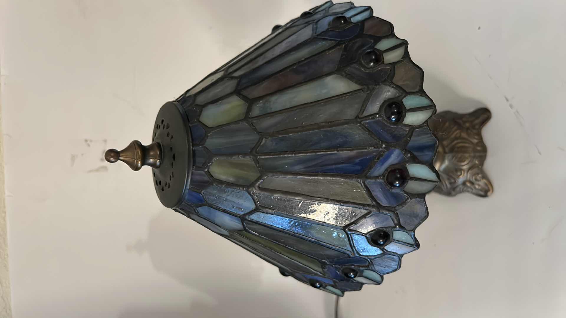 Photo 1 of TIFFANY STYLE RESIN AND METAL LIGHT H13”