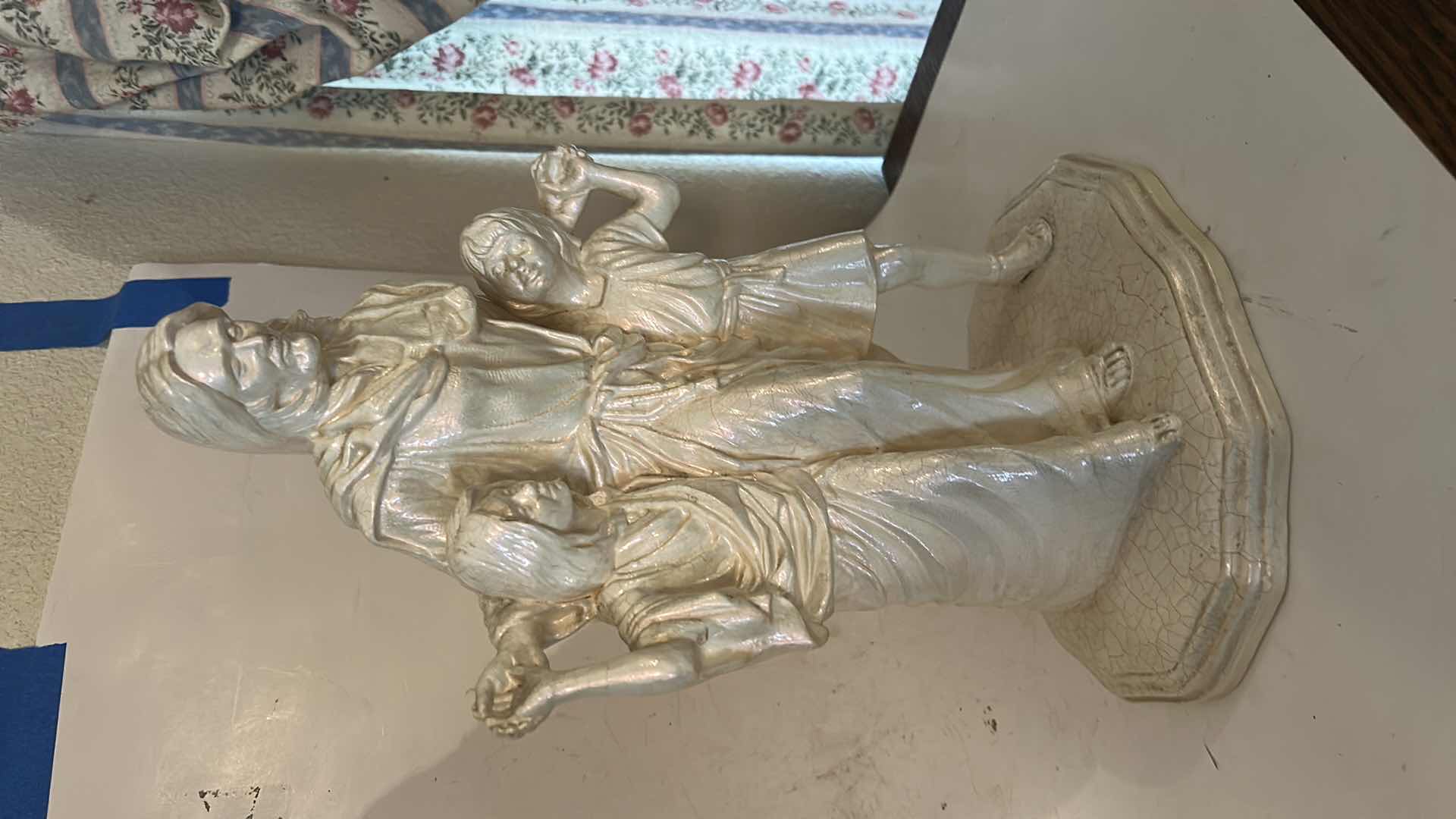 Photo 1 of “JESUS WITH CHILDREN” STATUE, CRACKLE CERAMIC H13.5”