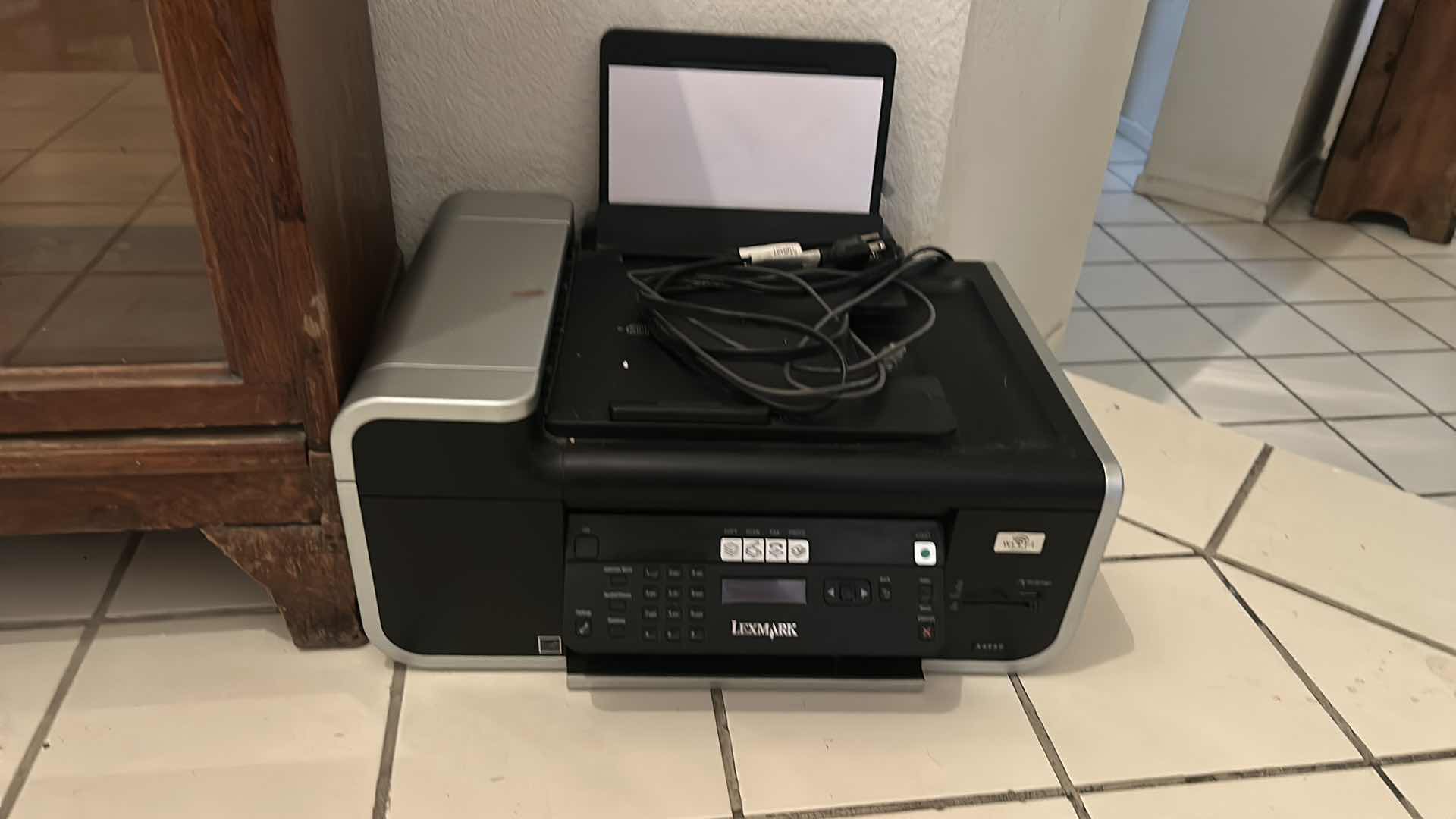 Photo 1 of LEXMARK COPIER MACHINE