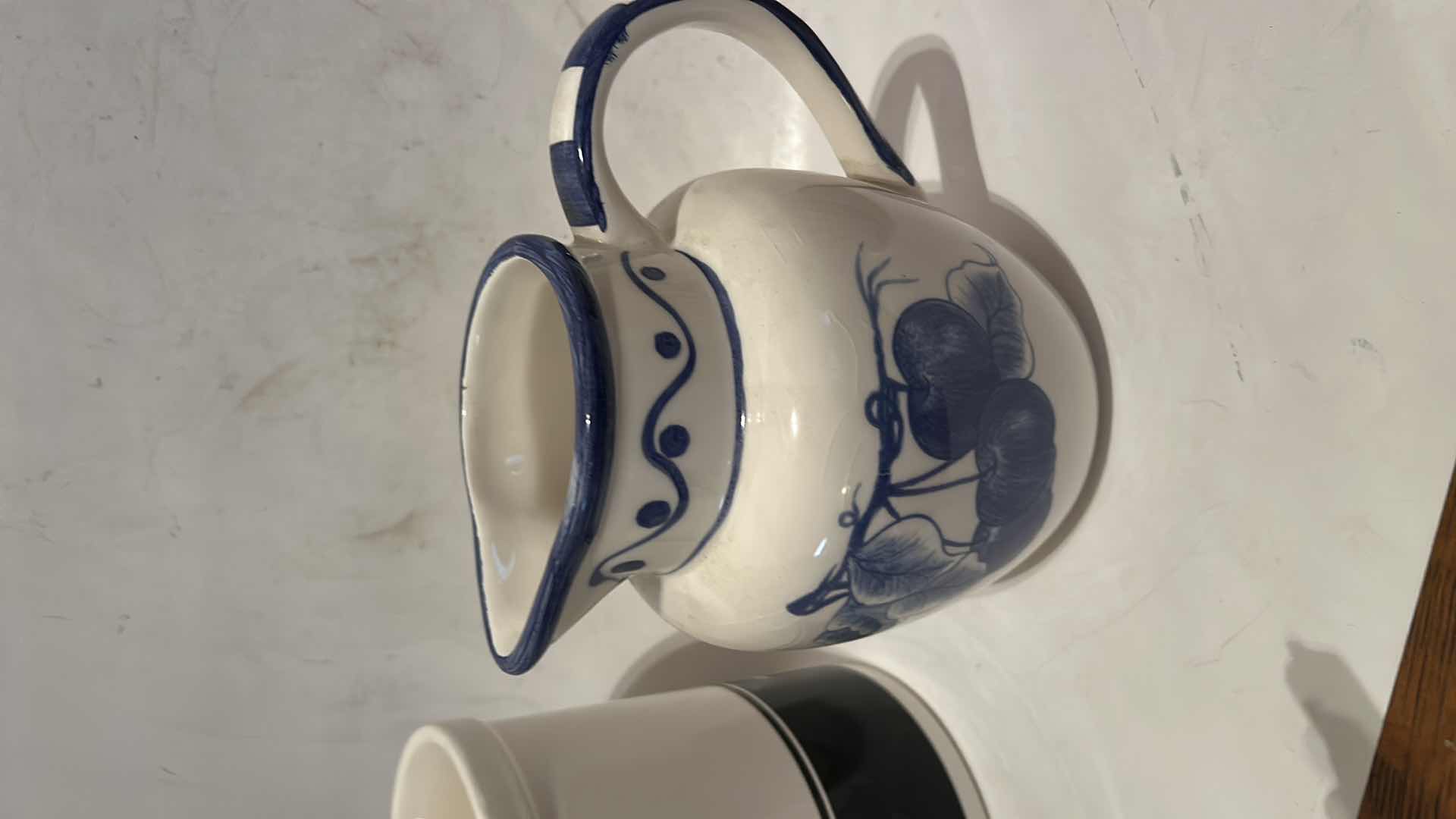 Photo 1 of KITCHEN ITEMS - INCLUDING CORNING WARE