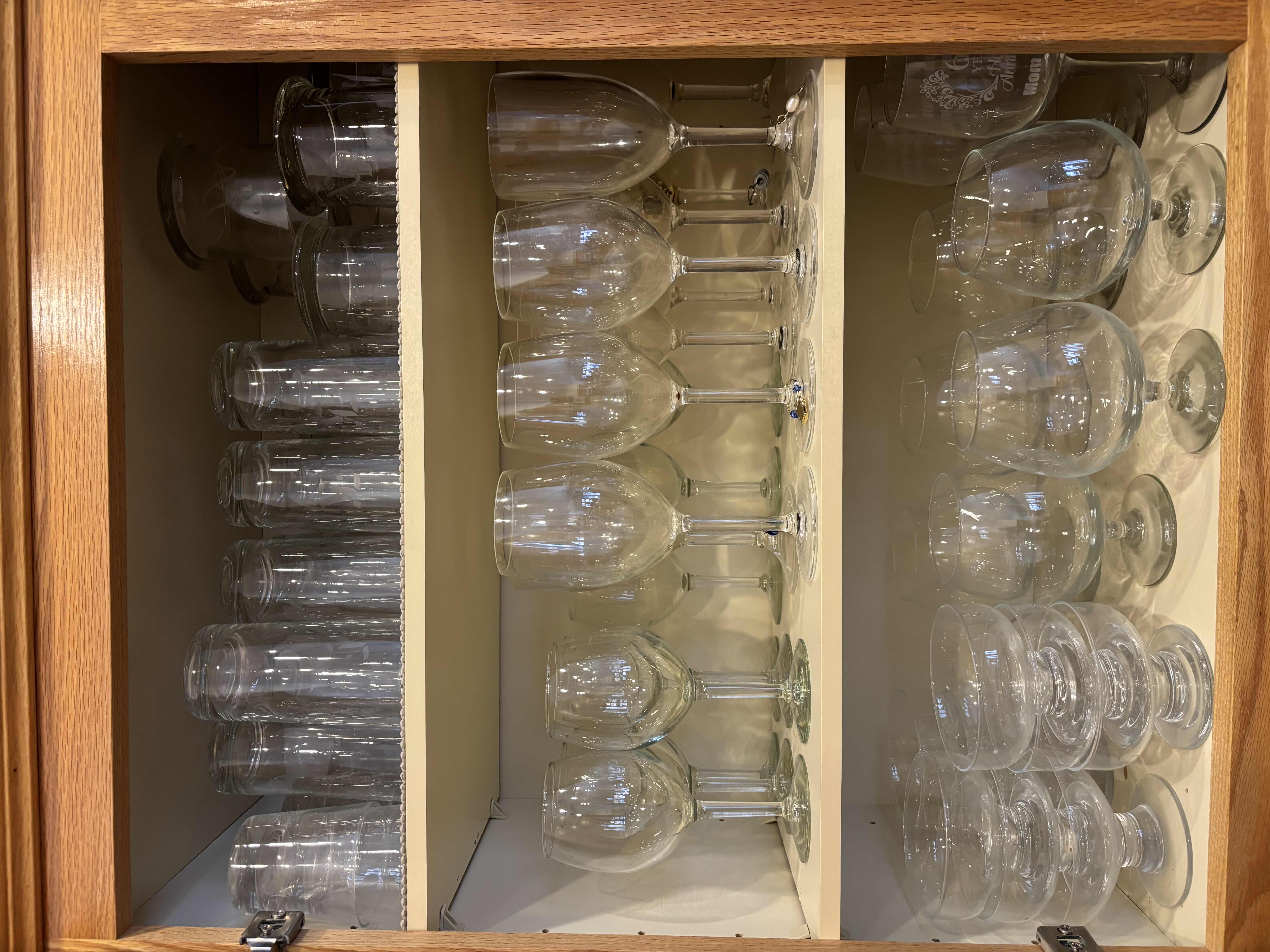 Photo 1 of CONTENTS OF KITCHEN CABINET GLASSWARE