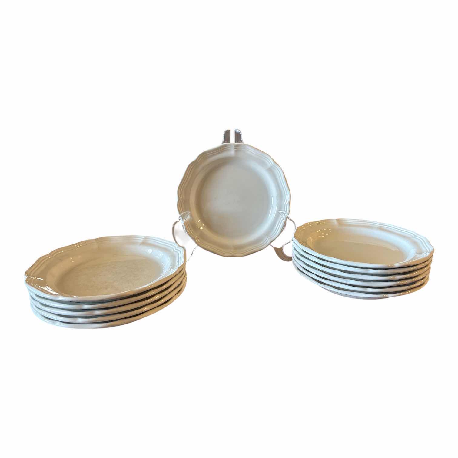 Photo 1 of (16)PCS MIKASA FRENCH COUNTRYSIDE WHITE F 9000 RIM SOUP BOWL D8.5” (SEE NOTES)