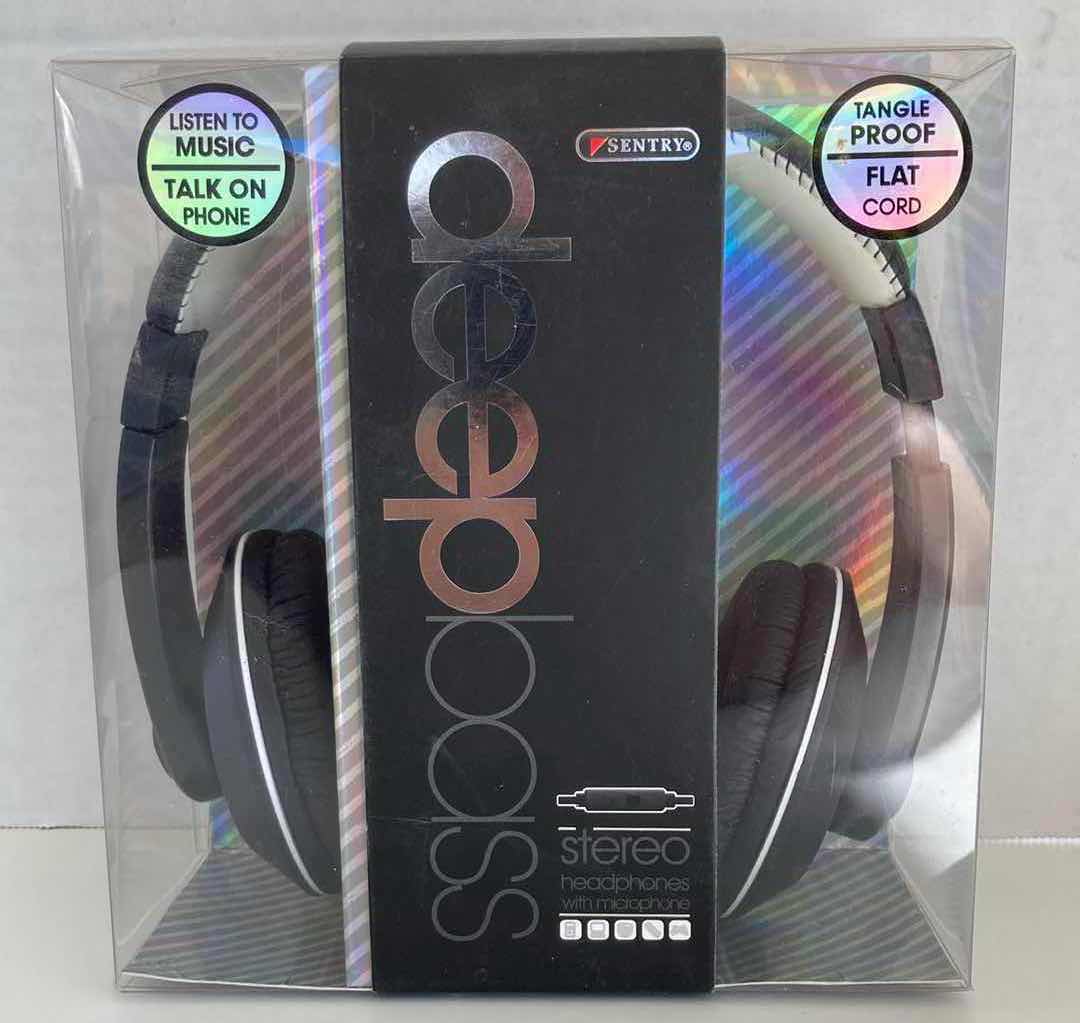 Photo 2 of NEW SENTRY DEEP BASS STEREO BLACK & WHITE HEADPHONES W MICROPHONE MODEL HM960