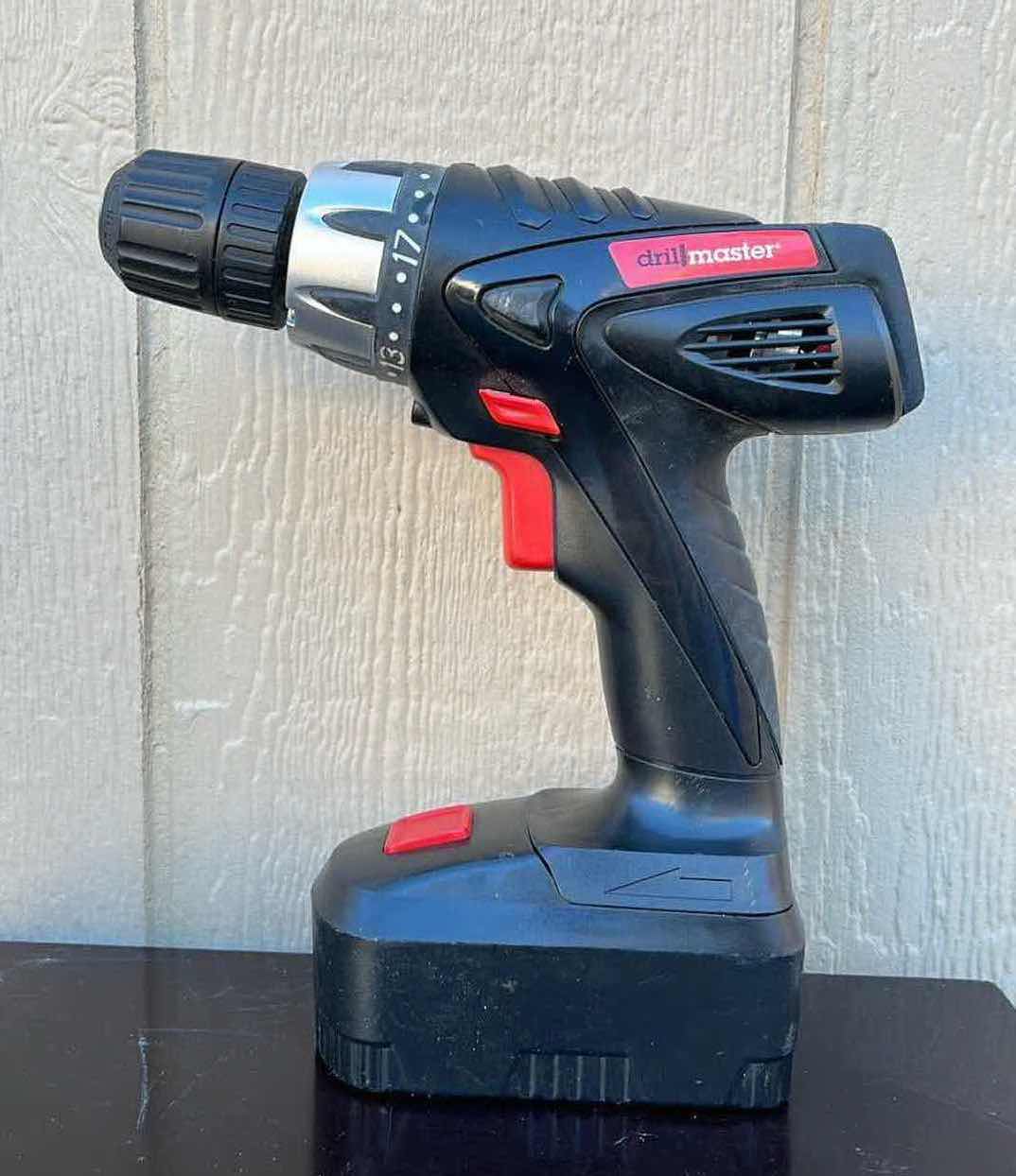 Photo 2 of DRILL MASTER 3/8” 18VOLT CORDLESS DRILL W BATTERY & CHARGER 38239