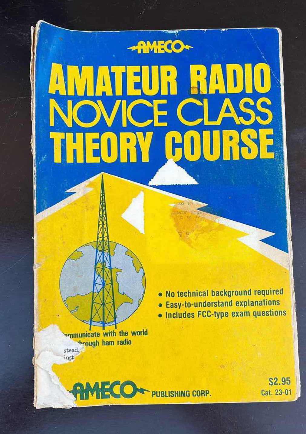 Photo 4 of VINTAGE HAM RADIO STANDARD APPLIED ELECTRONICS & COMMUNICATIONS HANDBOOK W RADIO AMATEUR THEORY COUSE