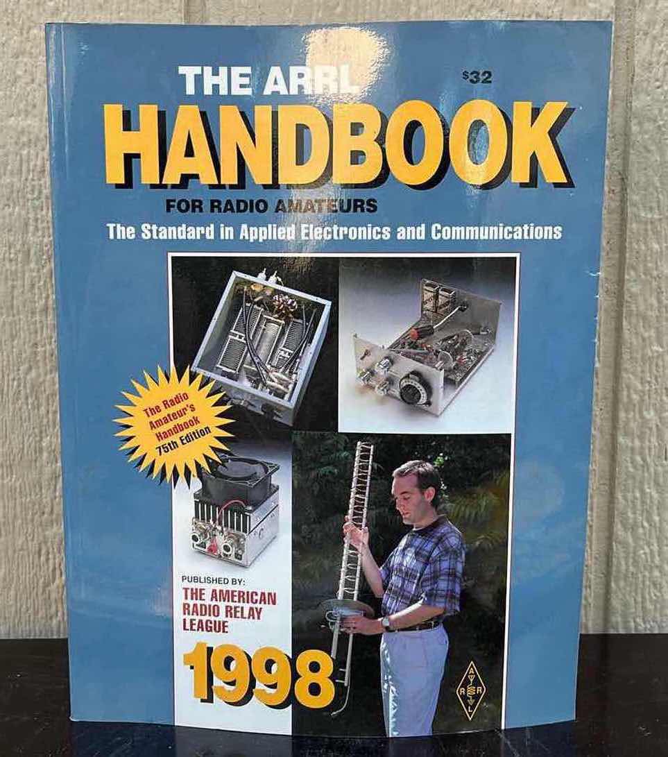 Photo 2 of VINTAGE HAM RADIO STANDARD APPLIED ELECTRONICS & COMMUNICATIONS HANDBOOK W RADIO AMATEUR THEORY COUSE