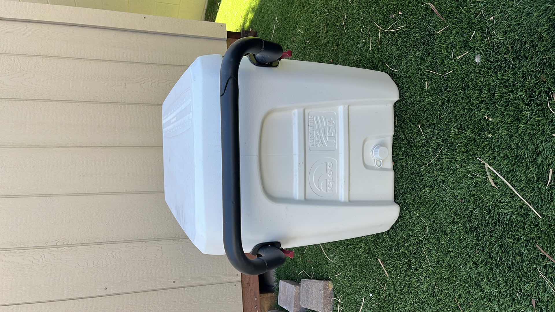 Photo 2 of IGLOO GILDE ROLLER PREMIUM COOLER ICE CHEST 110QT 40” X 18” H20”