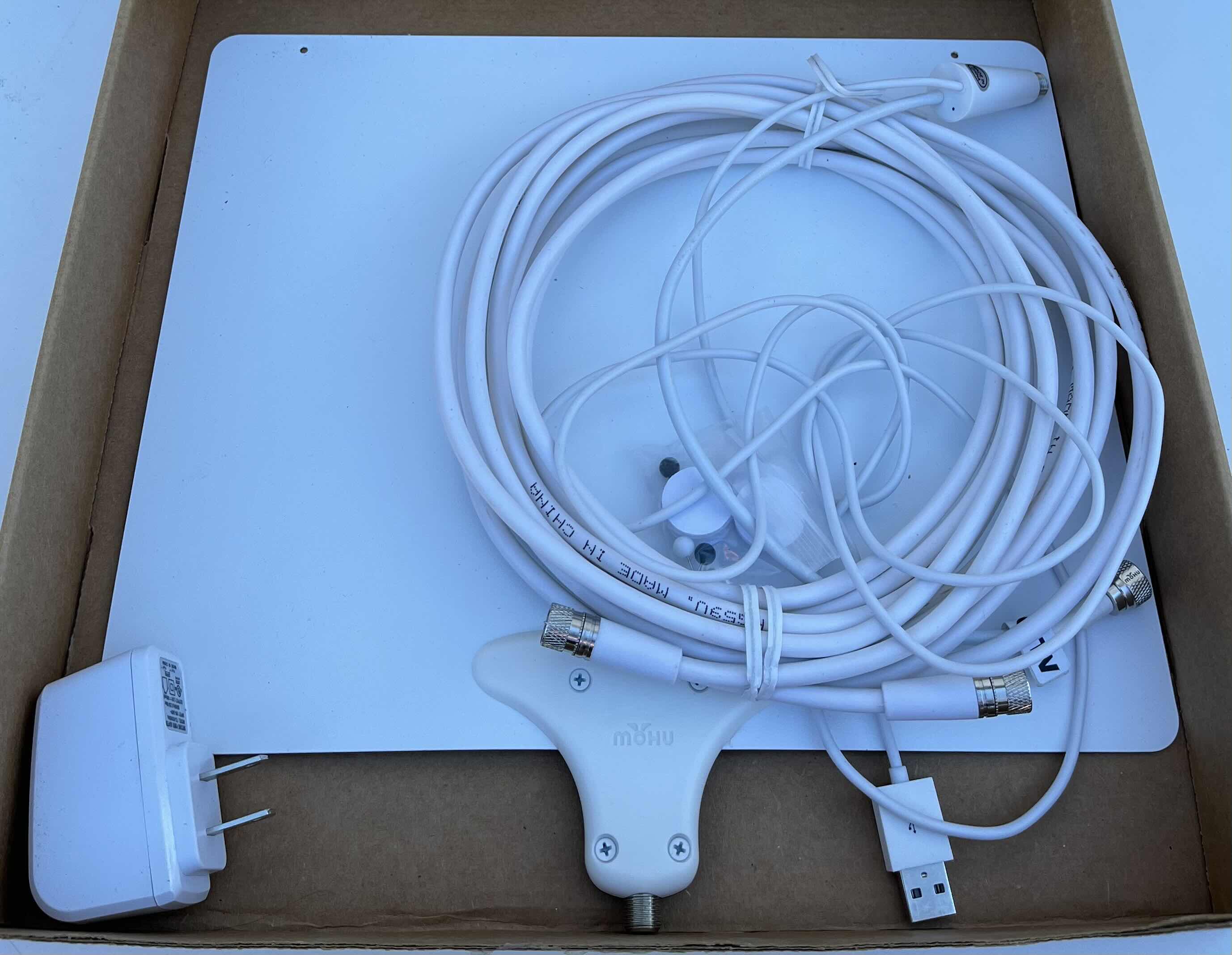 Photo 2 of MOHU LEAF 50 INDOOR HDTV ANTENNA