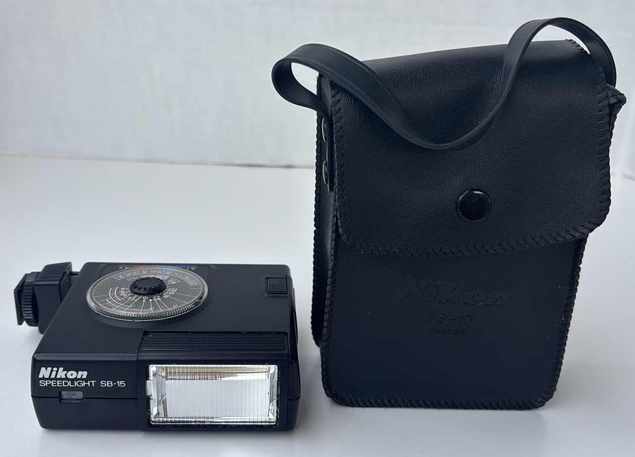 Photo 1 of VINTAGE NIKON SB-15 SPEEDLIGHT SHOE MOUNT CAMERA FLASH W CASE