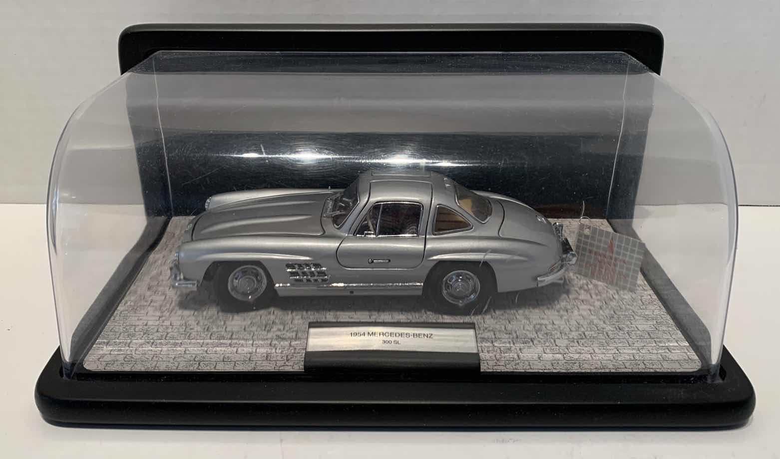 Photo 1 of REPLICA MERCEDES-BENZ 300SL YEAR:1954 SCALE: 1/24