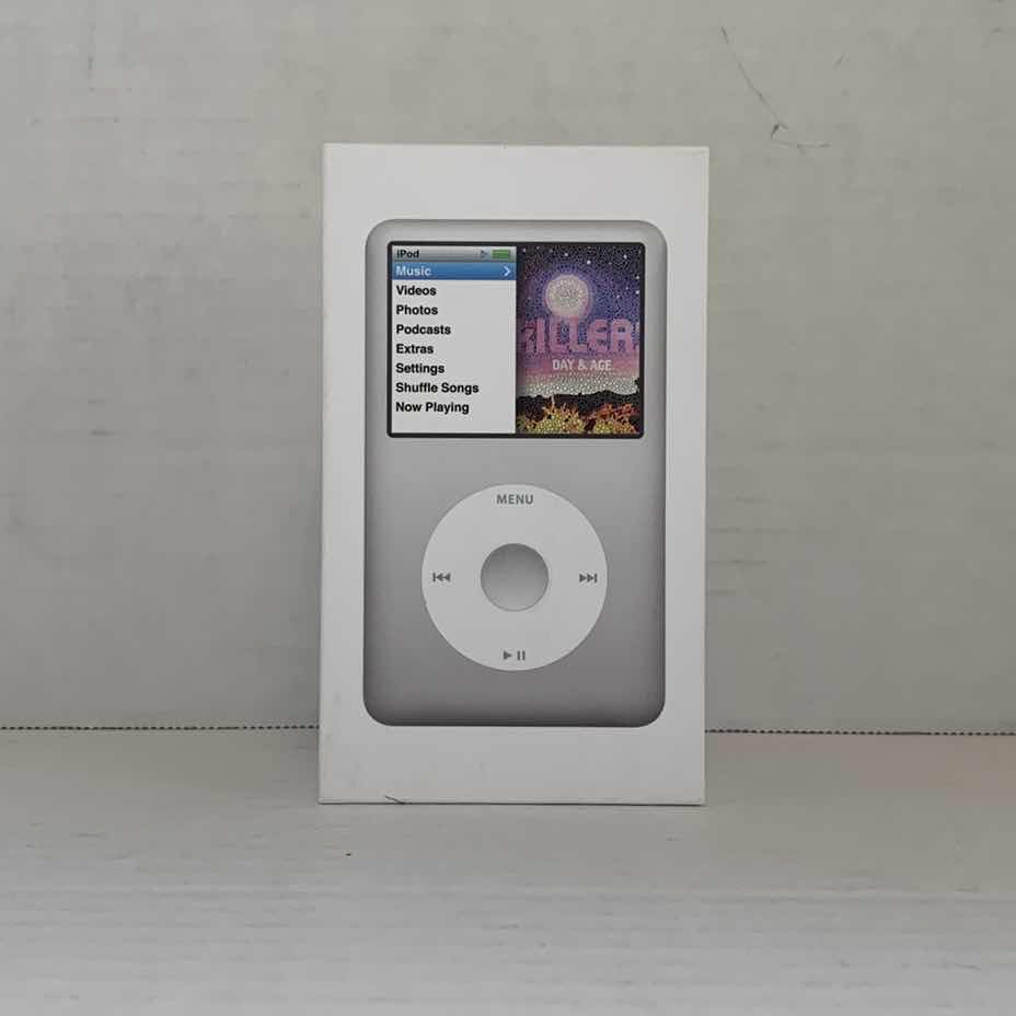 Photo 1 of SILVER APPLE IPOD CLASSIC 160GB