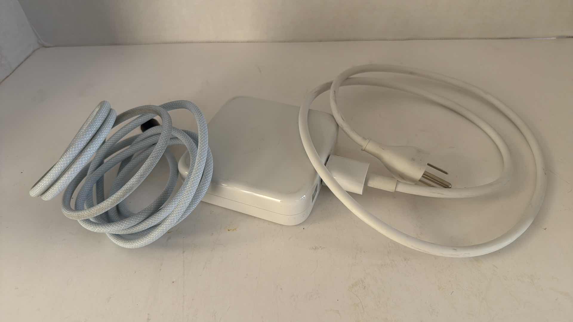 Photo 1 of APPLE IMAC M1 IMAC 143W POWER ADAPTER 