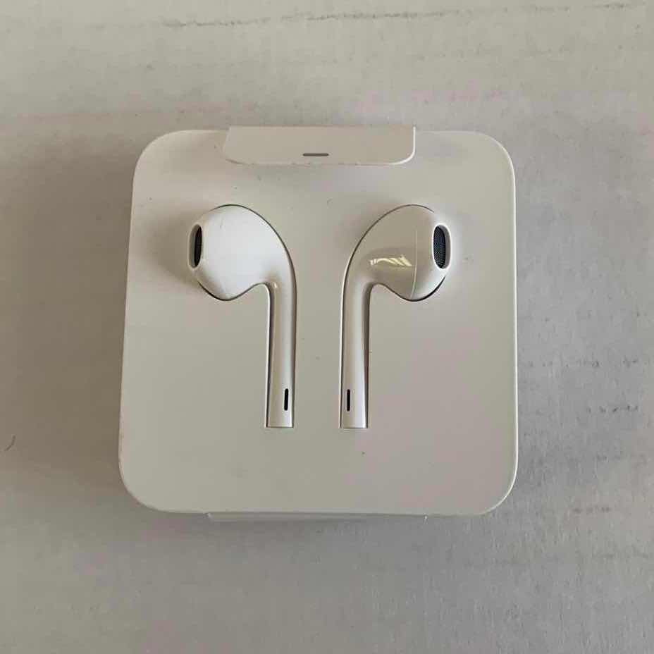 Photo 1 of APPLE EARBUDS WITH APPLE DONGLE