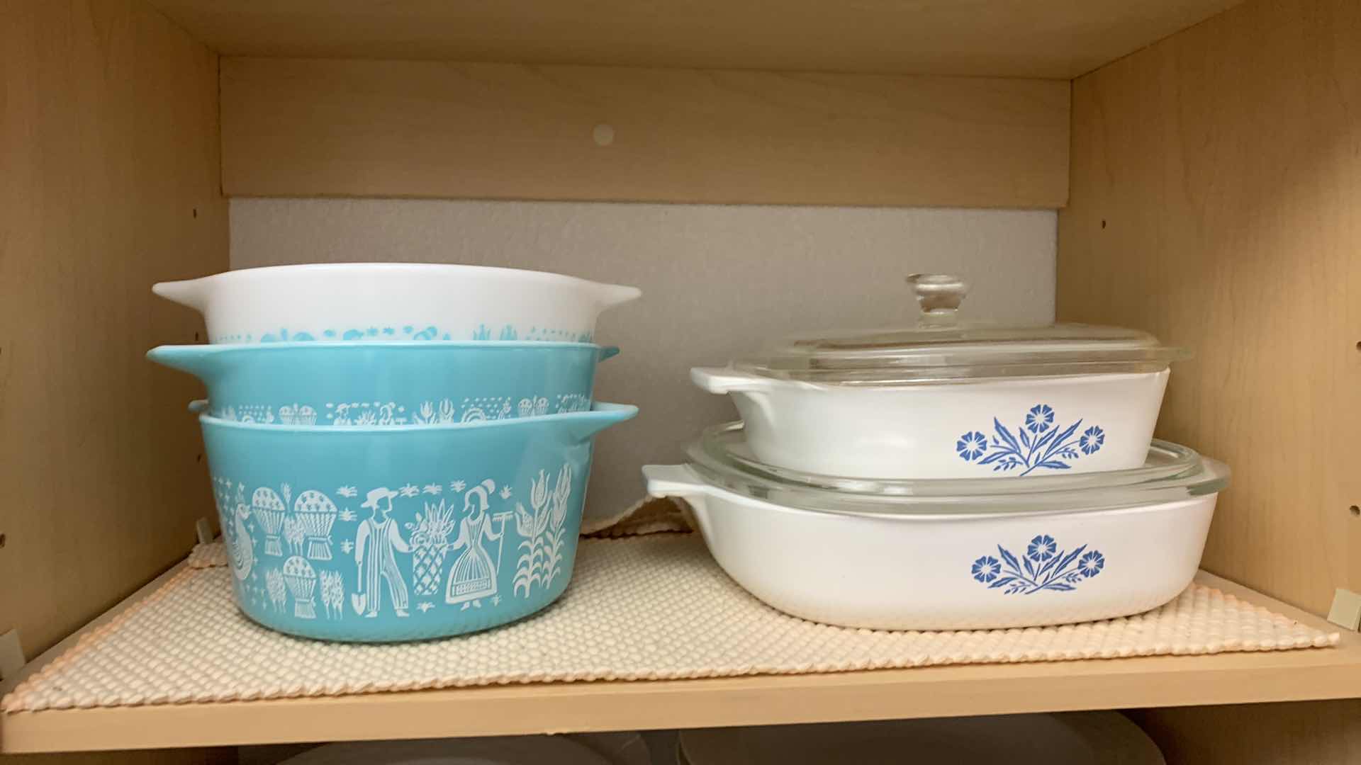 Photo 1 of VINTAGE CORNING WARE AND PYREX BOWLS