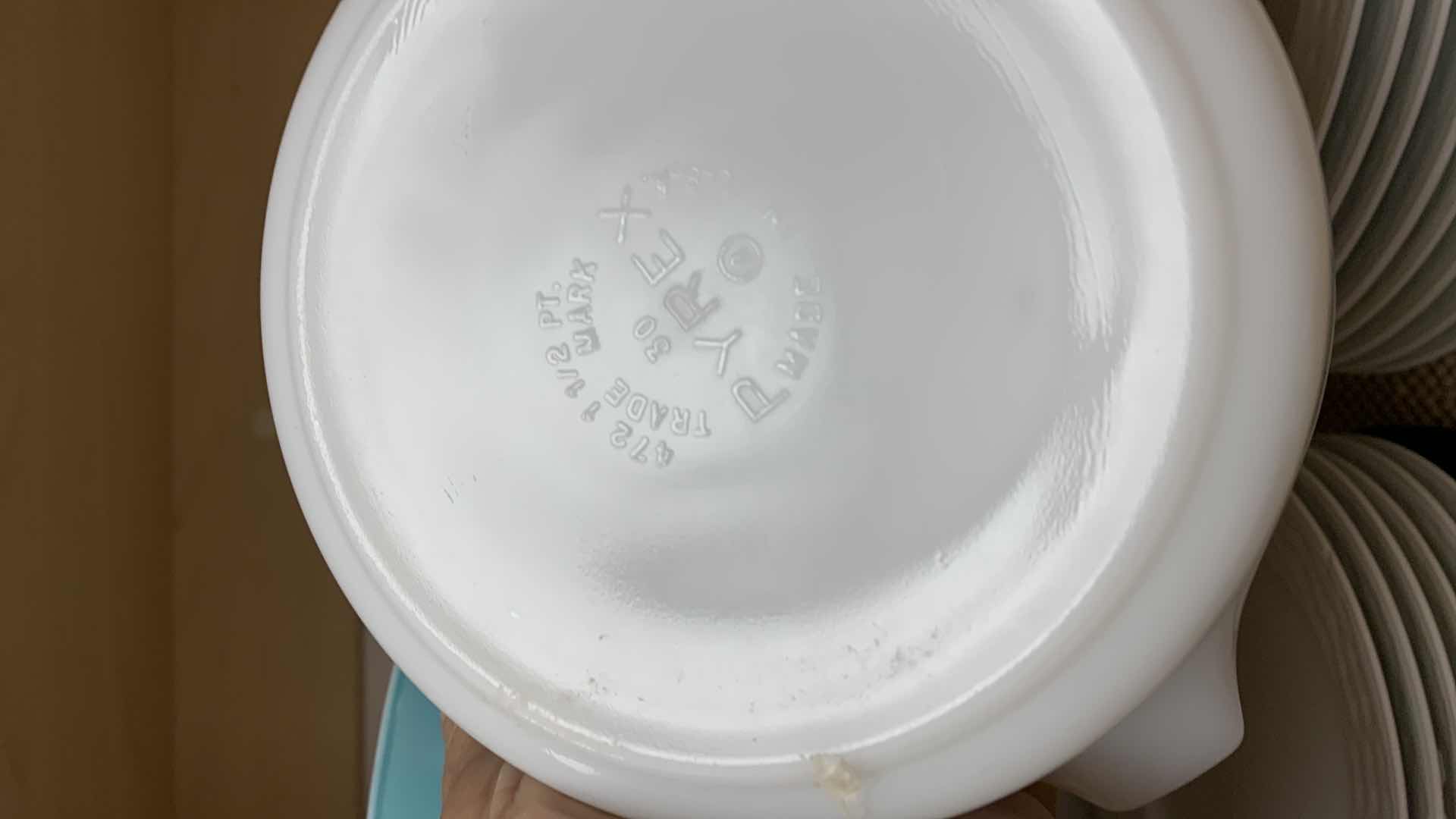 Photo 3 of VINTAGE CORNING WARE AND PYREX BOWLS