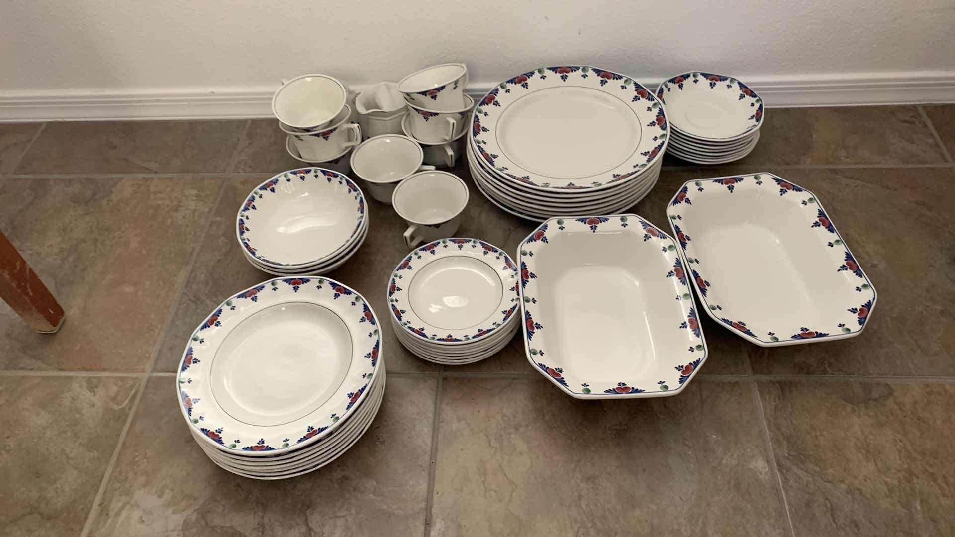 Photo 1 of 47 PIECE ENGLISH IRONSTONE “VERUSCHKA” MADE IN ENGLAND