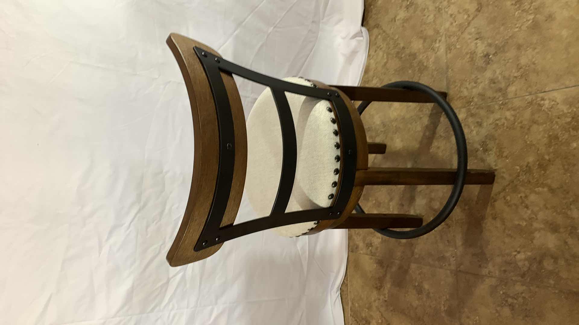 Photo 3 of SIGNATURE DESIGN BY ASHLEY VALEBECK SWIVEL COUNTER STOOL WITH NAILHEAD TRIM 36” TALL