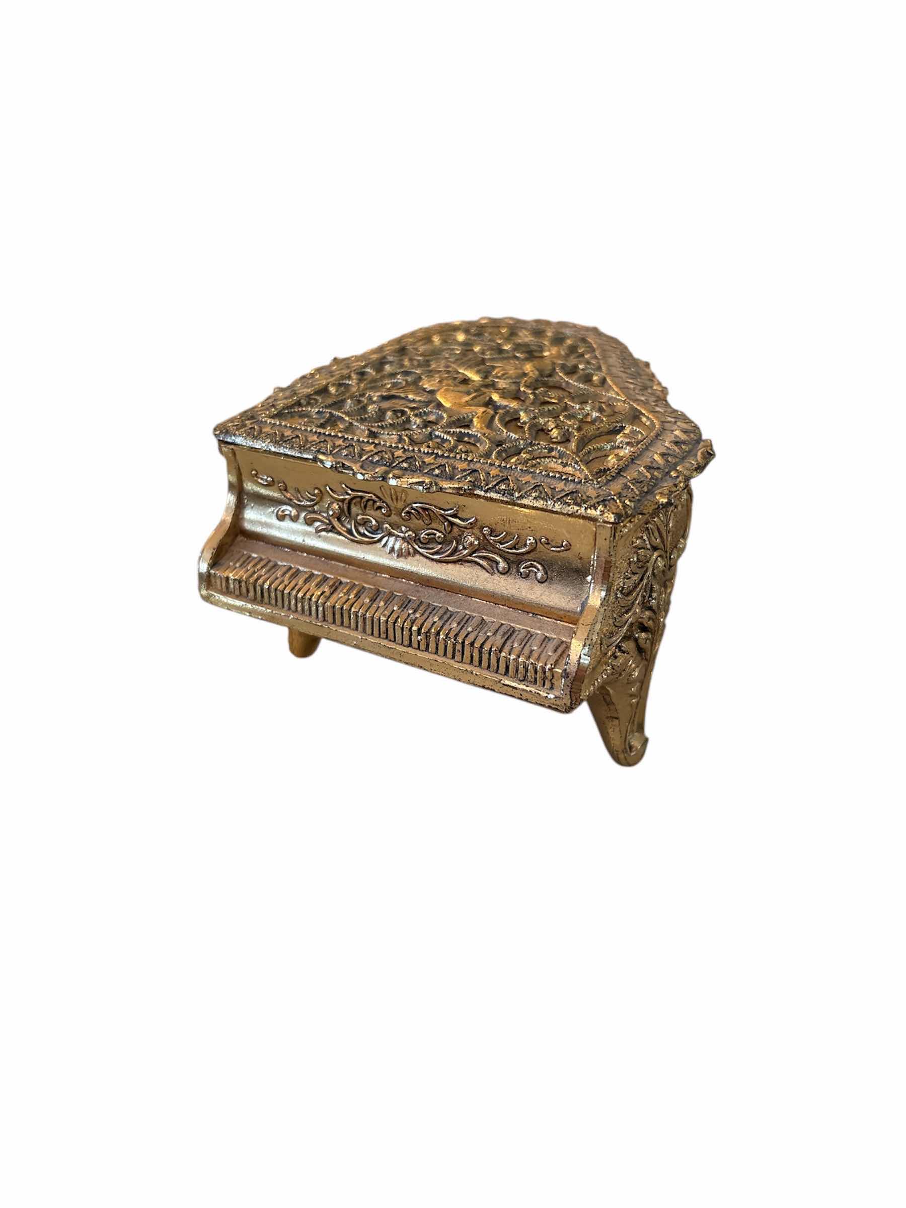 Photo 1 of WESTLAND EDEL WISE PIANO MUSIC BOX - MADE IN JAPAN 

4” x 3.5” x H2.5”