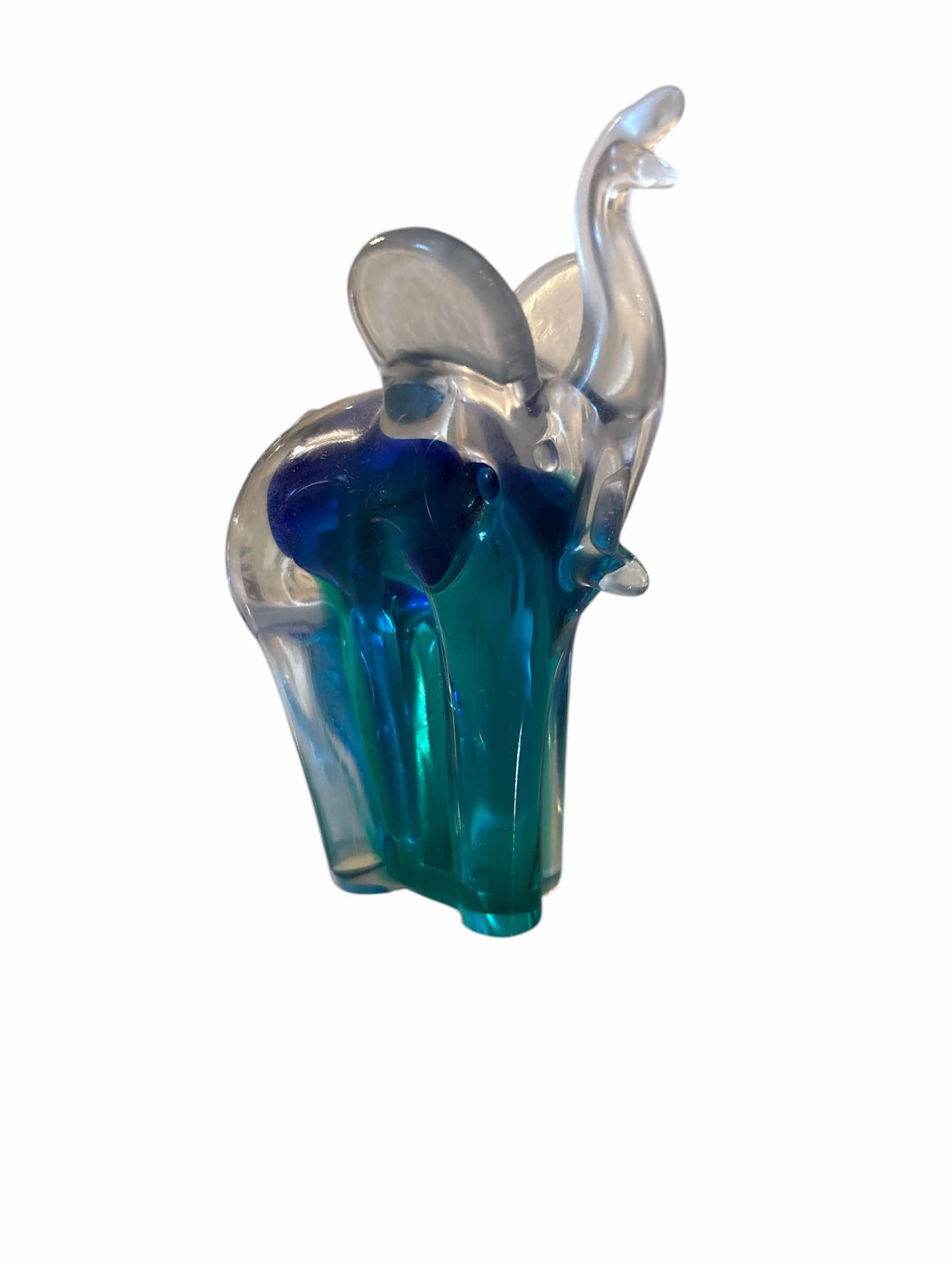 Photo 1 of V. NASON & C. MURANO ITALY GREEN AND BLUE GLASS ELEPHANT

4” x H5.5”