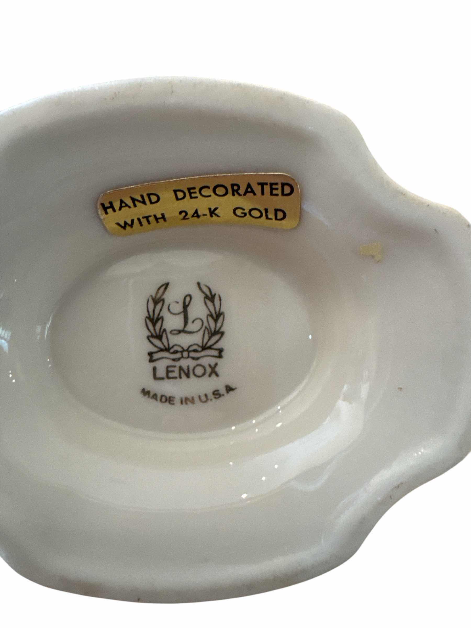 Photo 1 of LENOX USA VASE CORINTHIAN COLLECTION GOLD TRIM