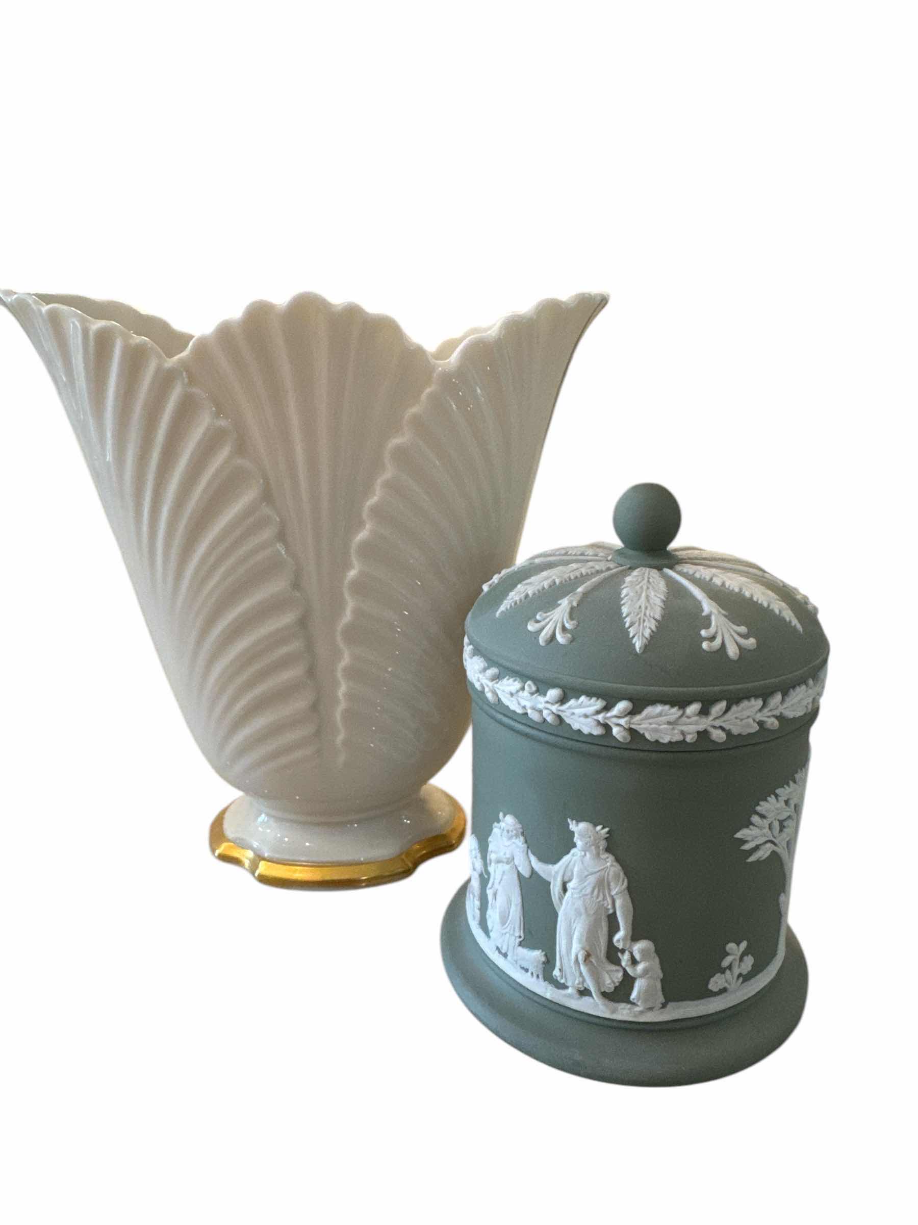 Photo 1 of LENOX USA VASE CORINTHIAN COLLECTION GOLD TRIM
