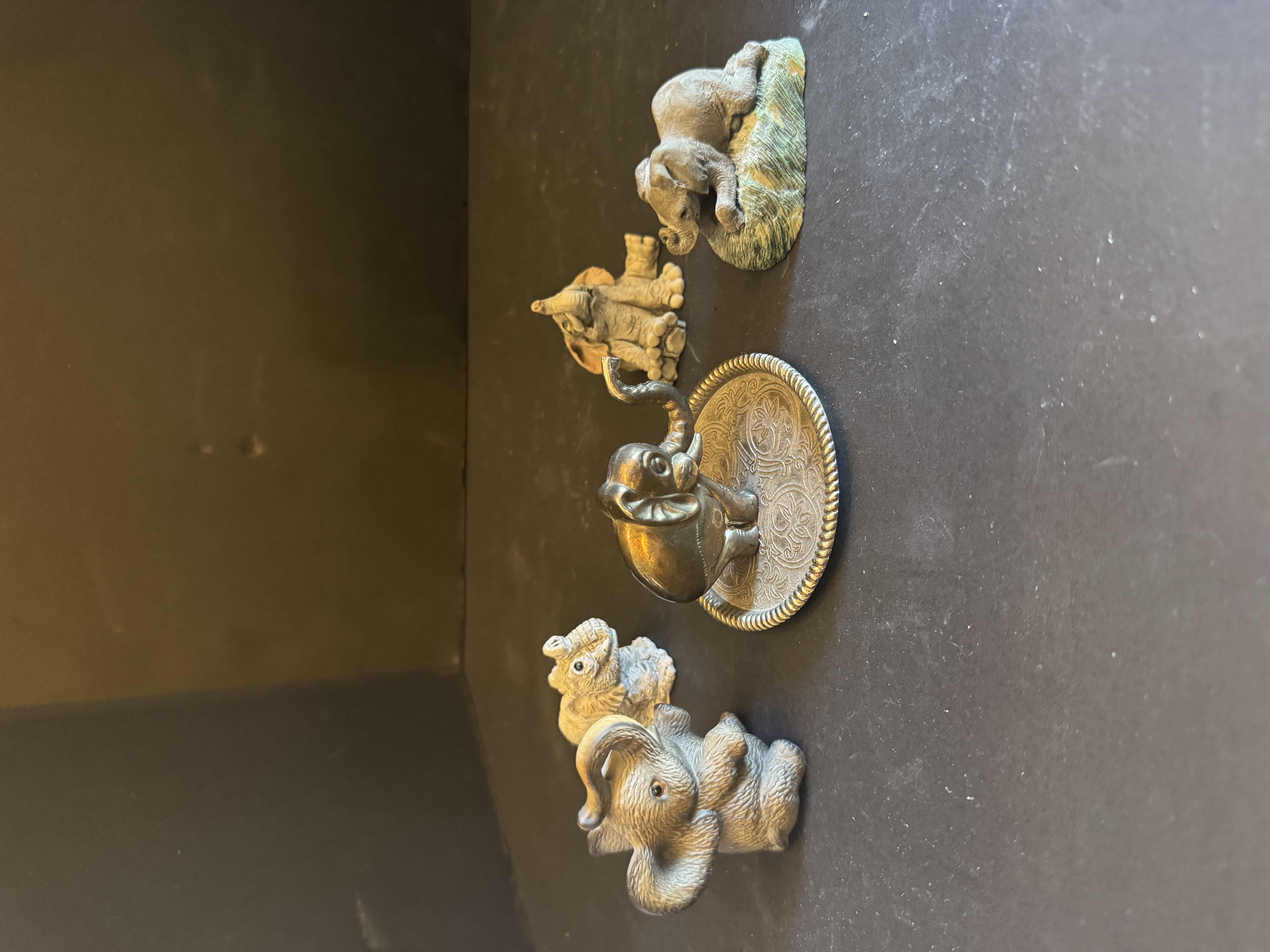 Photo 1 of VINTAGE COLLECTION OF SMALL ELEPHANT FIGURINES, GLASS, METAL, CERAMIC, RESIGN, 10 ITEMS 


2.5” X H4”
3.5” X H2”
2.5” X H2”
2” X H2.5”
2” X H2”
2.5” X H2”
2” X H1.5”
2.5 X H2”
1.5” X H1.5”
1” X H1”