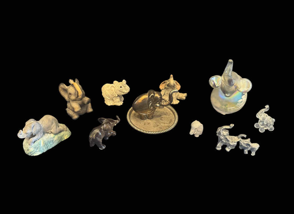 Photo 1 of VINTAGE COLLECTION OF SMALL ELEPHANT FIGURINES, GLASS, METAL, CERAMIC, RESIGN, 10 ITEMS 


2.5” X H4”
3.5” X H2”
2.5” X H2”
2” X H2.5”
2” X H2”
2.5” X H2”
2” X H1.5”
2.5 X H2”
1.5” X H1.5”
1” X H1”