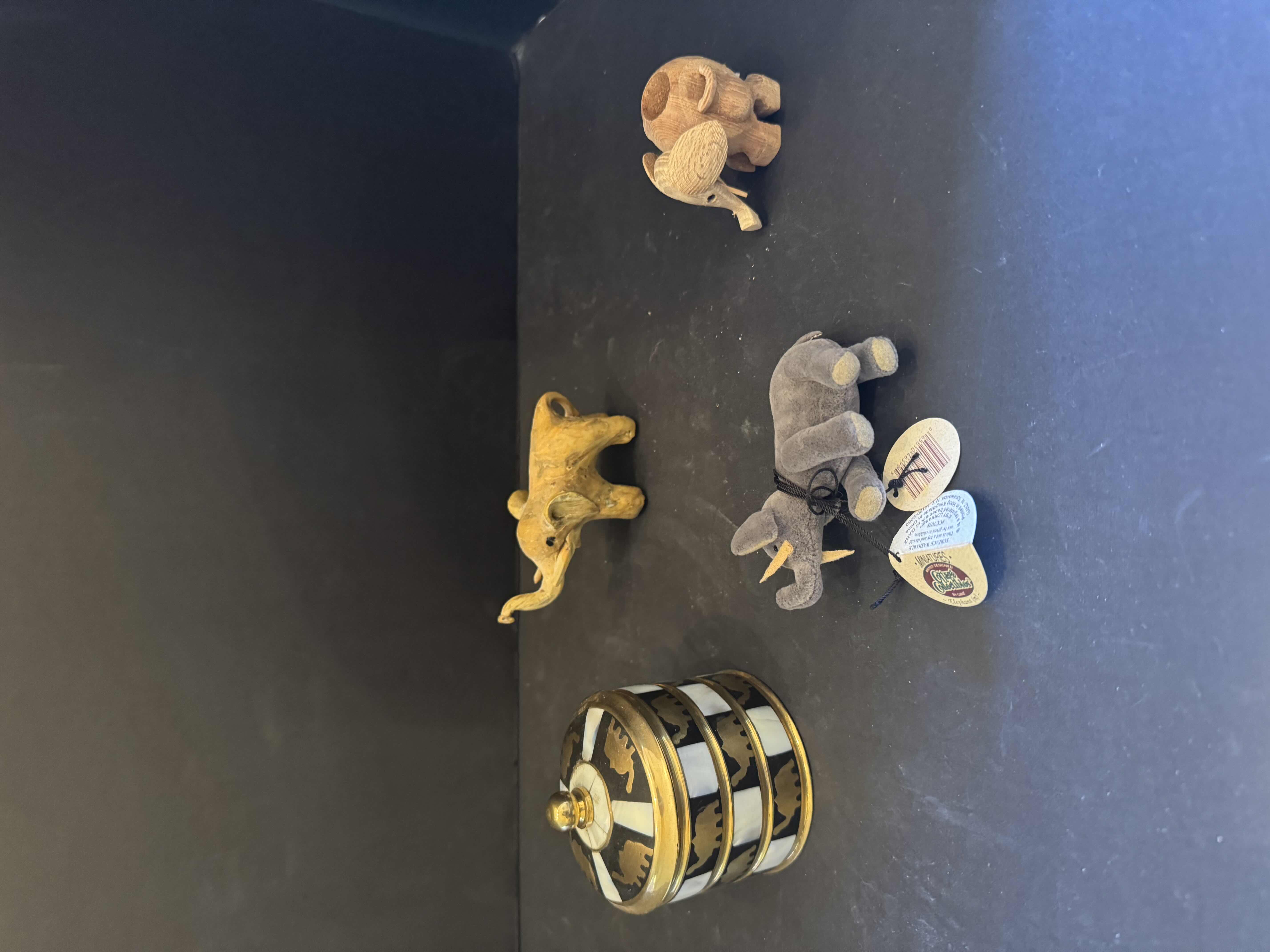 Photo 1 of COLLECTION OF ELEPHANT DECOR, JEWELRY/TRINKET BOX, AND MINI VASES, RESIN, CERAMIC, WOOD, 7 ITEMS


4.5” X H3”
D3” X H3”
D2” X H3”
D1.75” X H2.5”
4” X H2.5”
3.5” X H2”
2.25” X H2”
