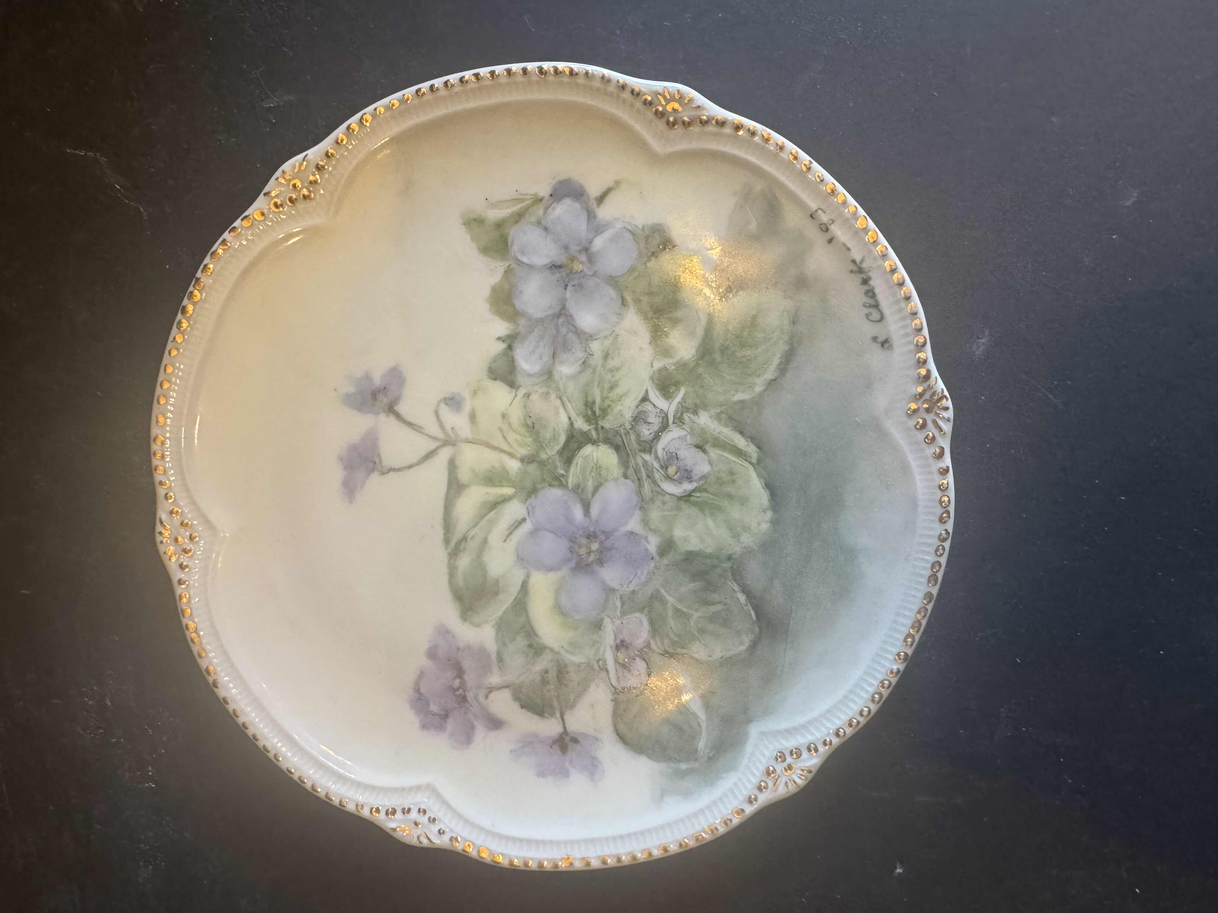 Photo 1 of VINTAGE L. CLARK PORCELAIN COLLECTION PLATES, 3 ITEMS

PINK FLORAL 1992 - D8”,
PURPLE FLORAL - D6.5”,
FLORAL BUTTERFLY - D7.5”