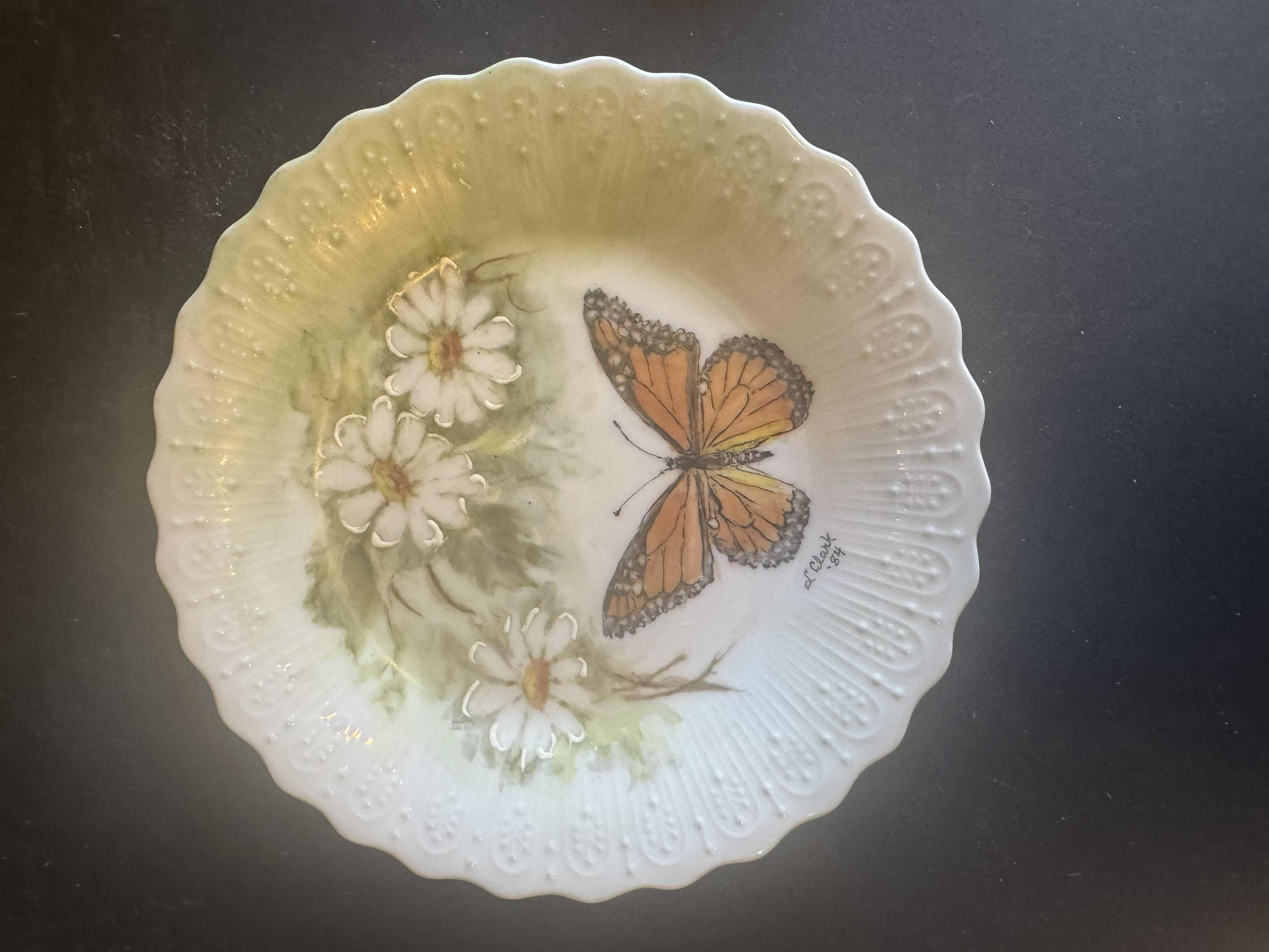 Photo 1 of VINTAGE L. CLARK PORCELAIN COLLECTION PLATES, 3 ITEMS

PINK FLORAL 1992 - D8”,
PURPLE FLORAL - D6.5”,
FLORAL BUTTERFLY - D7.5”