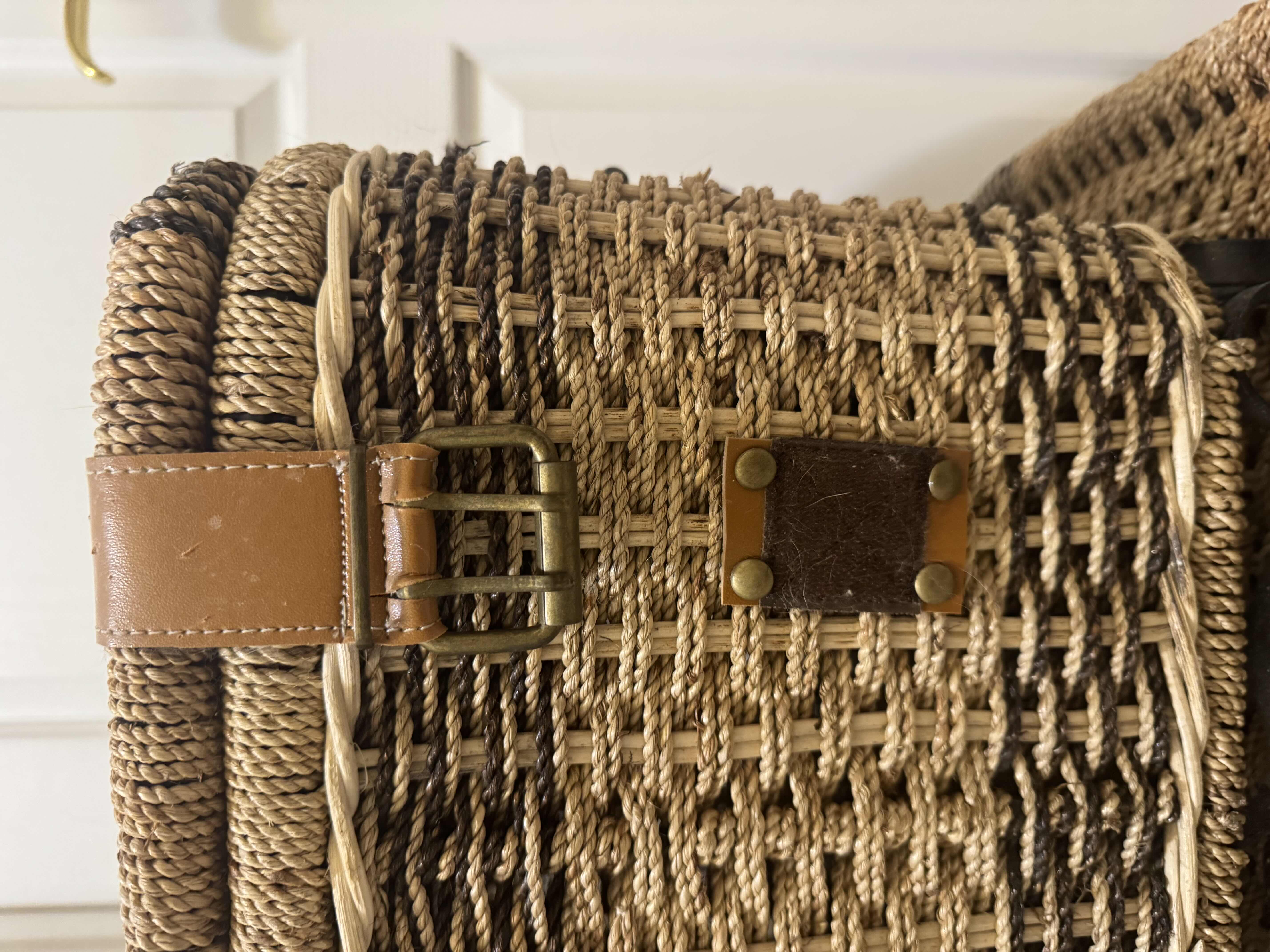 Photo 1 of VINTAGE FRENCH WICKER STORAGE HAMPER BASKETS
24” X 15” X H16.5”
20” X 12” X H12.5”