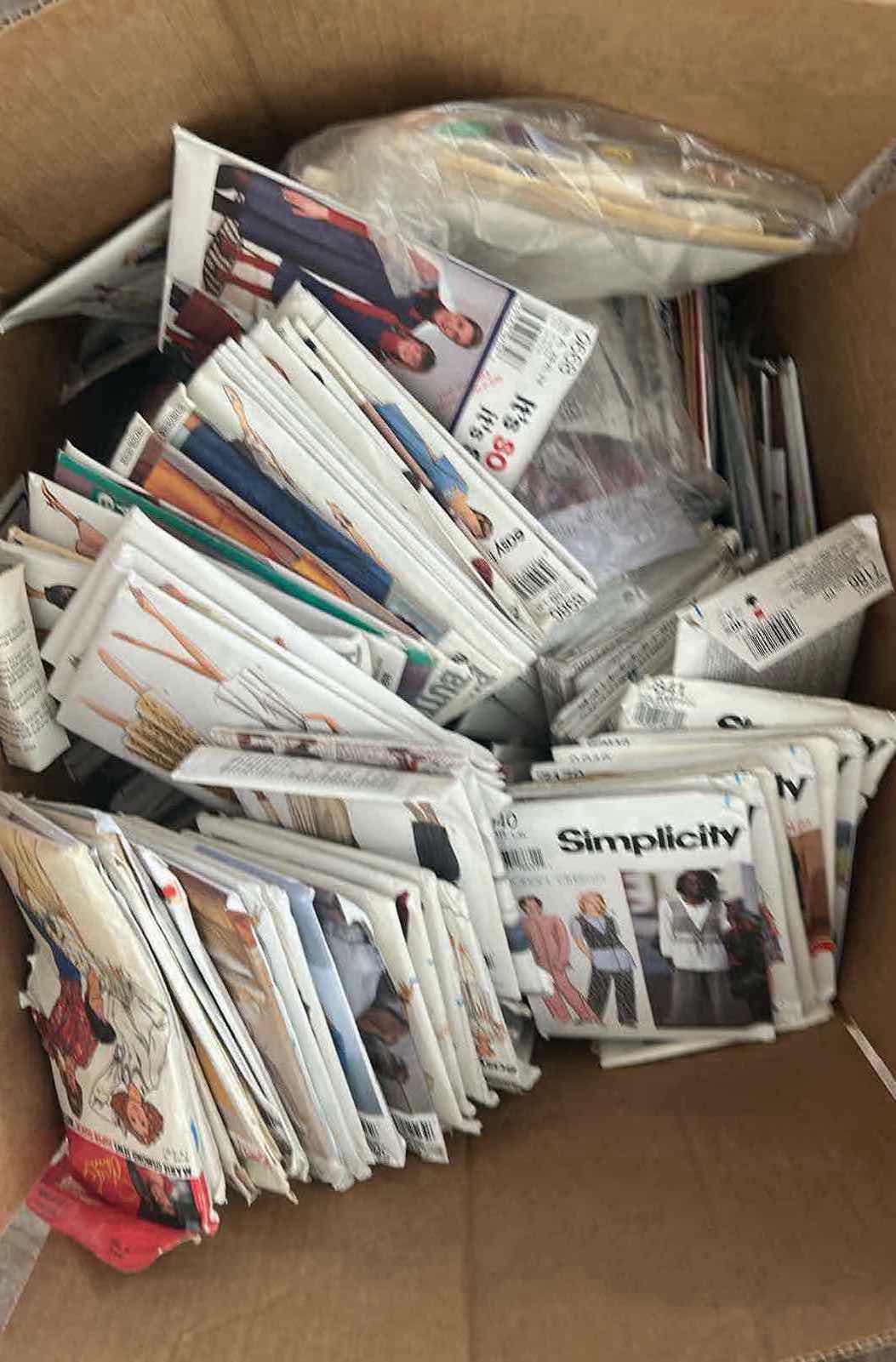 Photo 1 of CONTENTS OF BOX SIMPLICITY PATTERNS