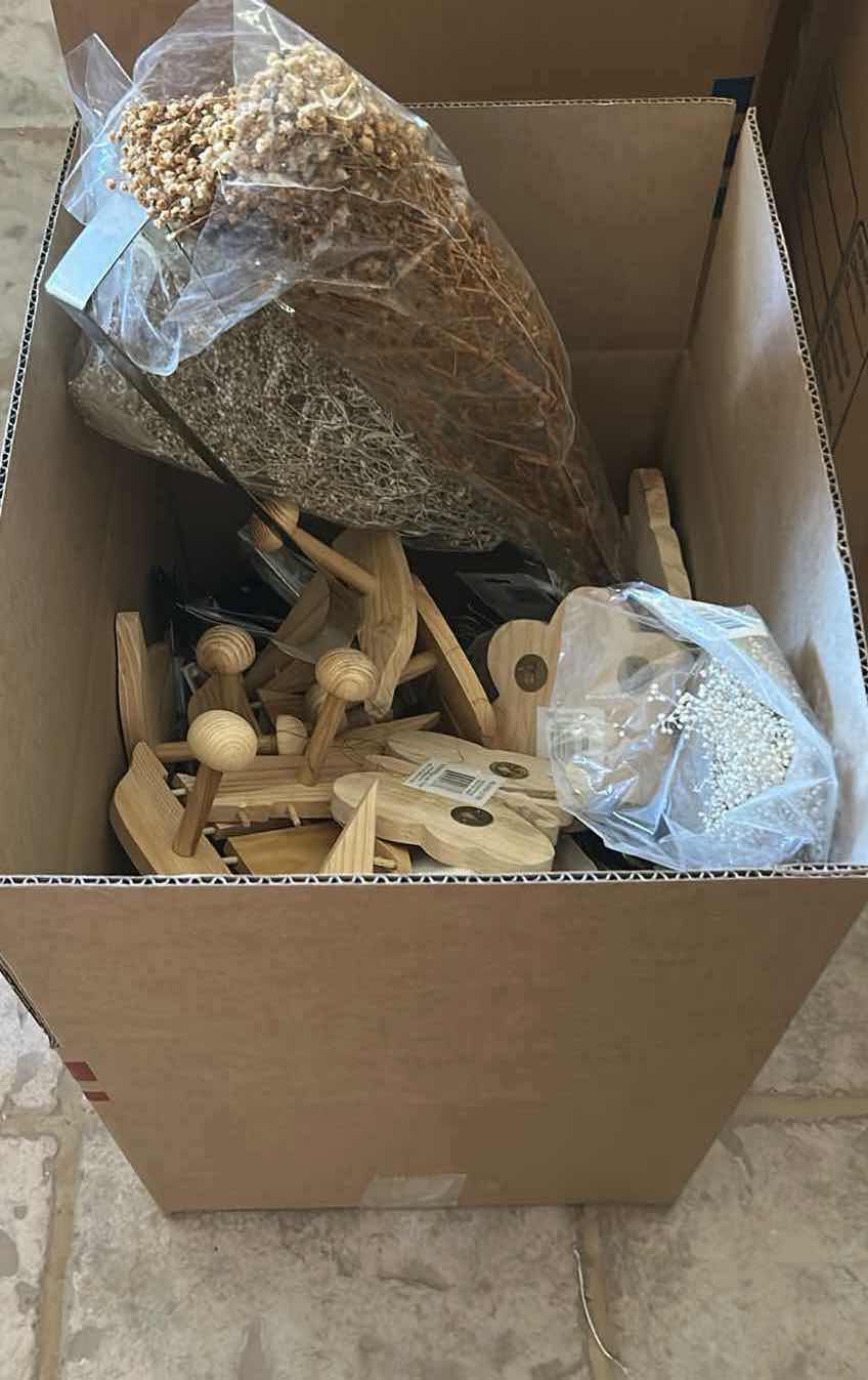 Photo 1 of CONTENTS OF BOX ASSORTED WOOD PEG HOOKS BABY BREATH