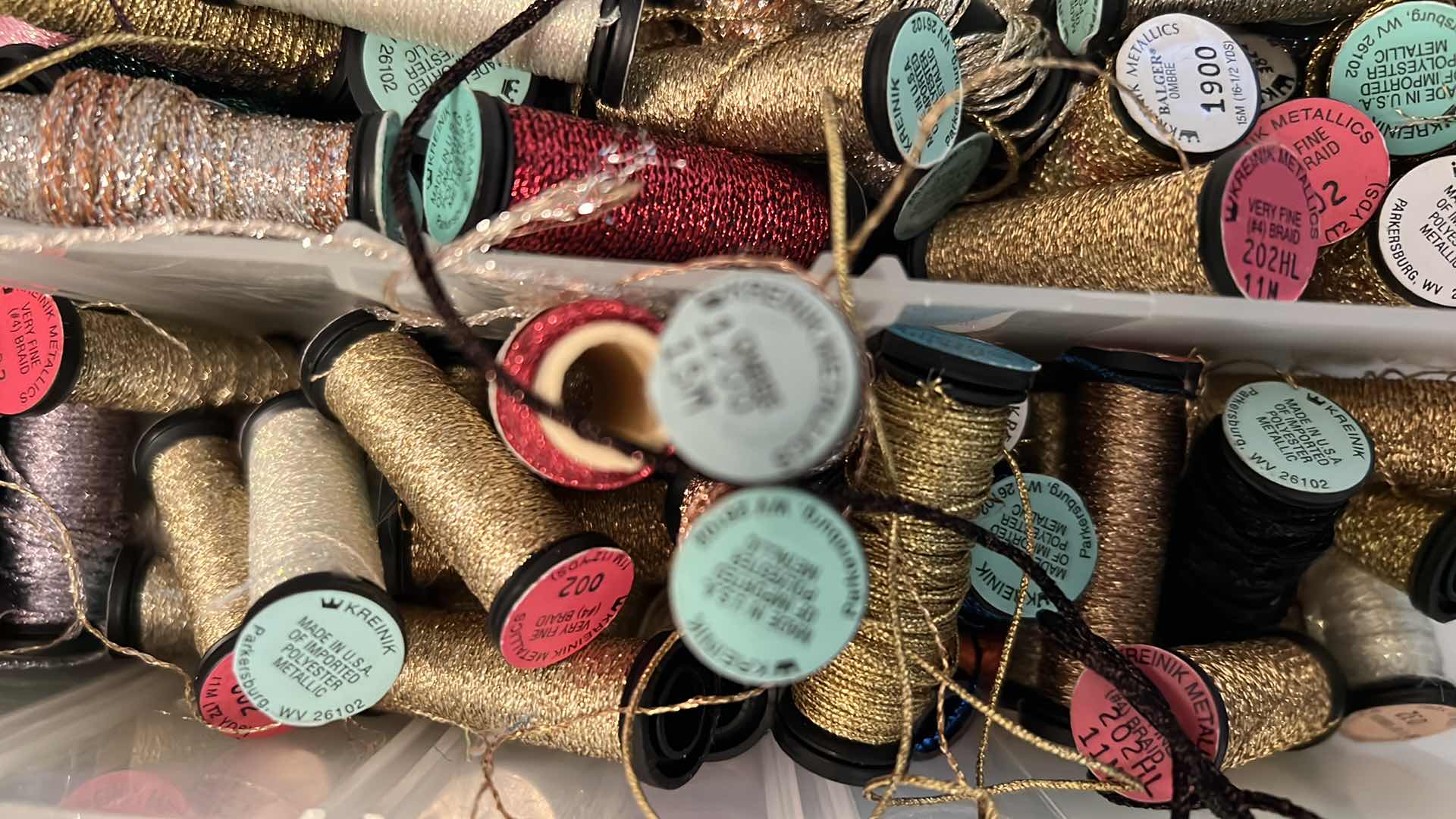 Photo 1 of TOTE OF EMBROIDERY THREAD