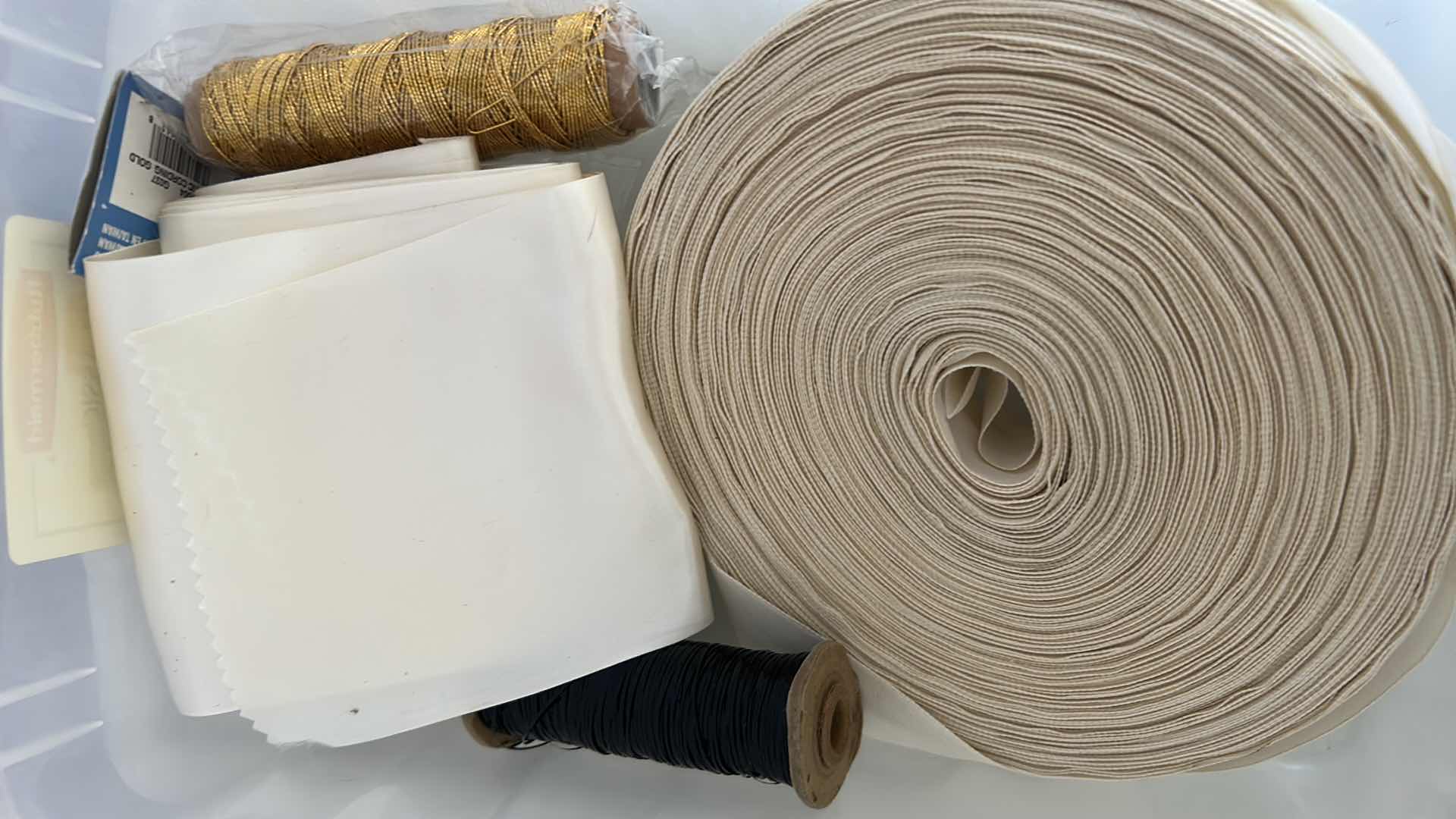 Photo 1 of 4- PLASTIC CONTAINERS THREAD