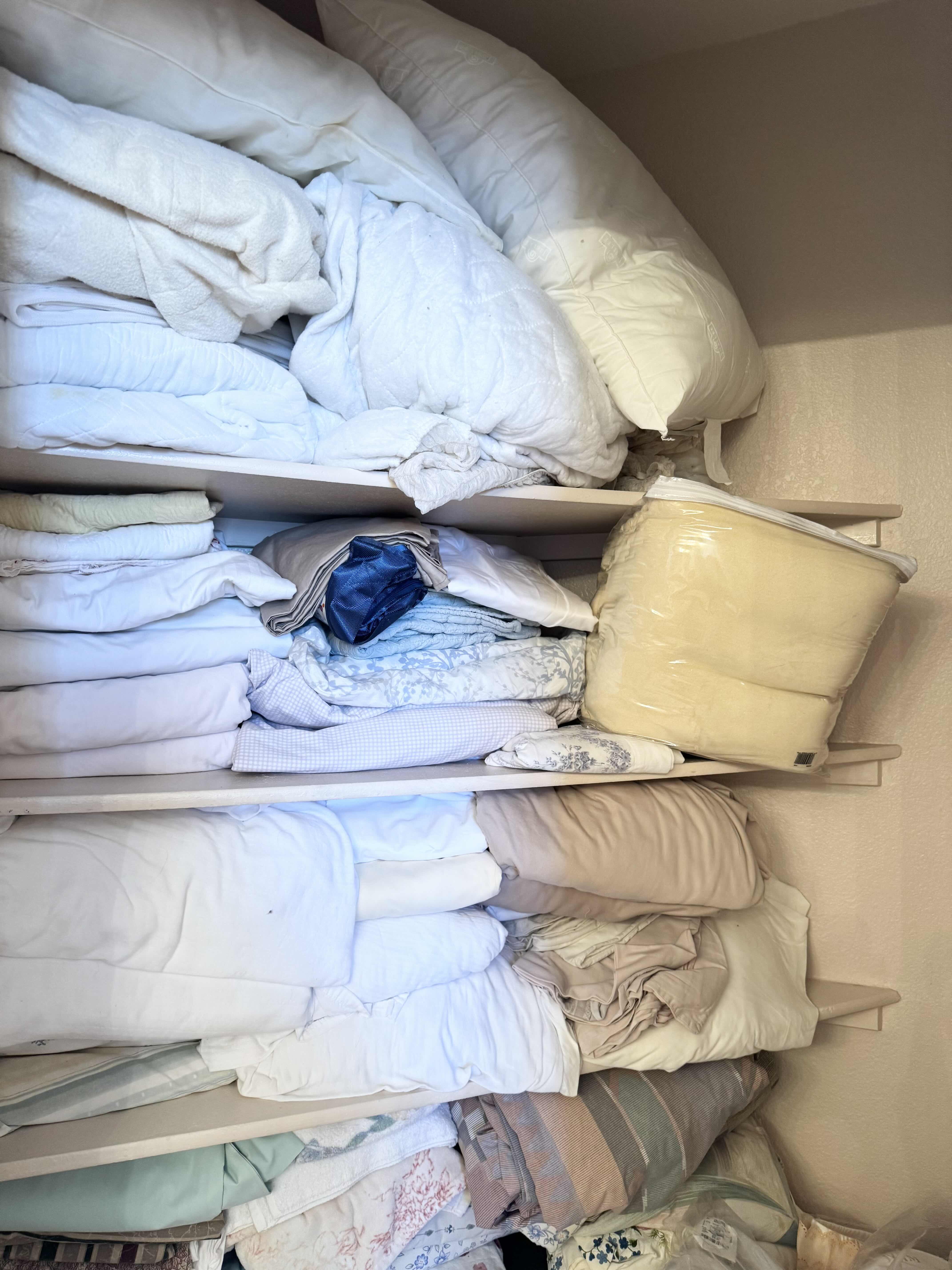 Photo 1 of CONTENTS OF CLOSET, LINENS