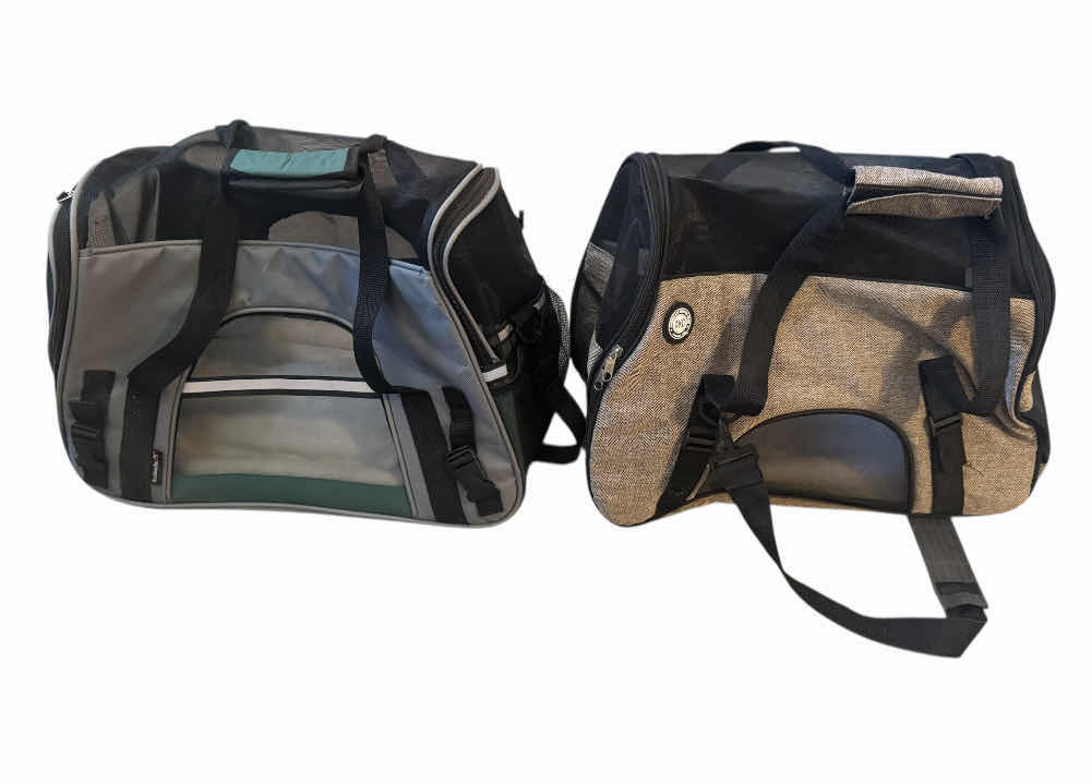 Photo 1 of 3- PET CARRIERS, DOG KENNEL, PET CARRYING BAGS, PET CRAT

13” X 22” X H11”