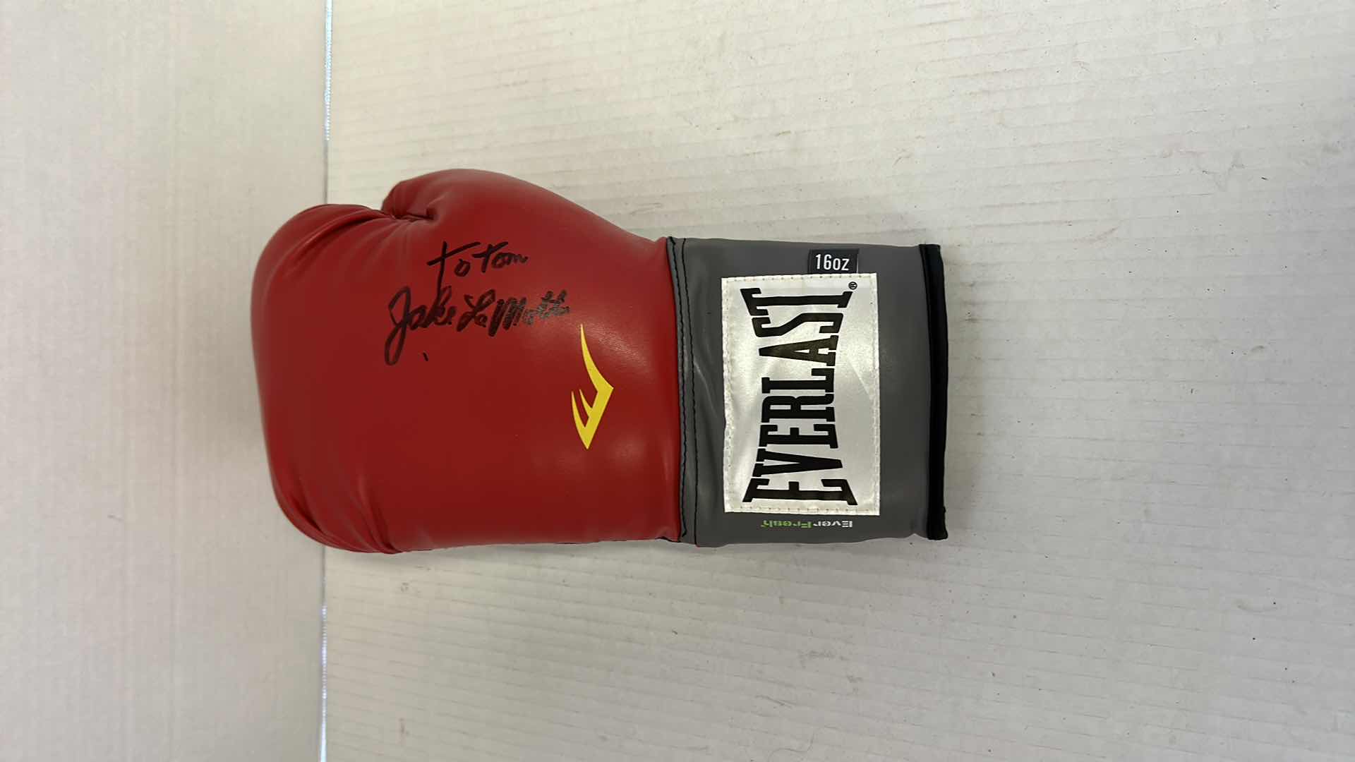 Photo 1 of EVERLASTING 16OZ BOXING GLOVE SIGNED BY JAKE LAMOTTA,NO COA