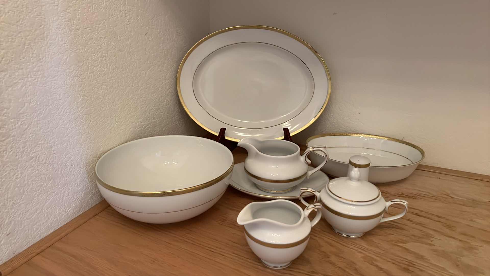 Photo 1 of 8PCS-CHARTER CLUB "GRAND BUFFET GOLD" CHINA SERVE WARE