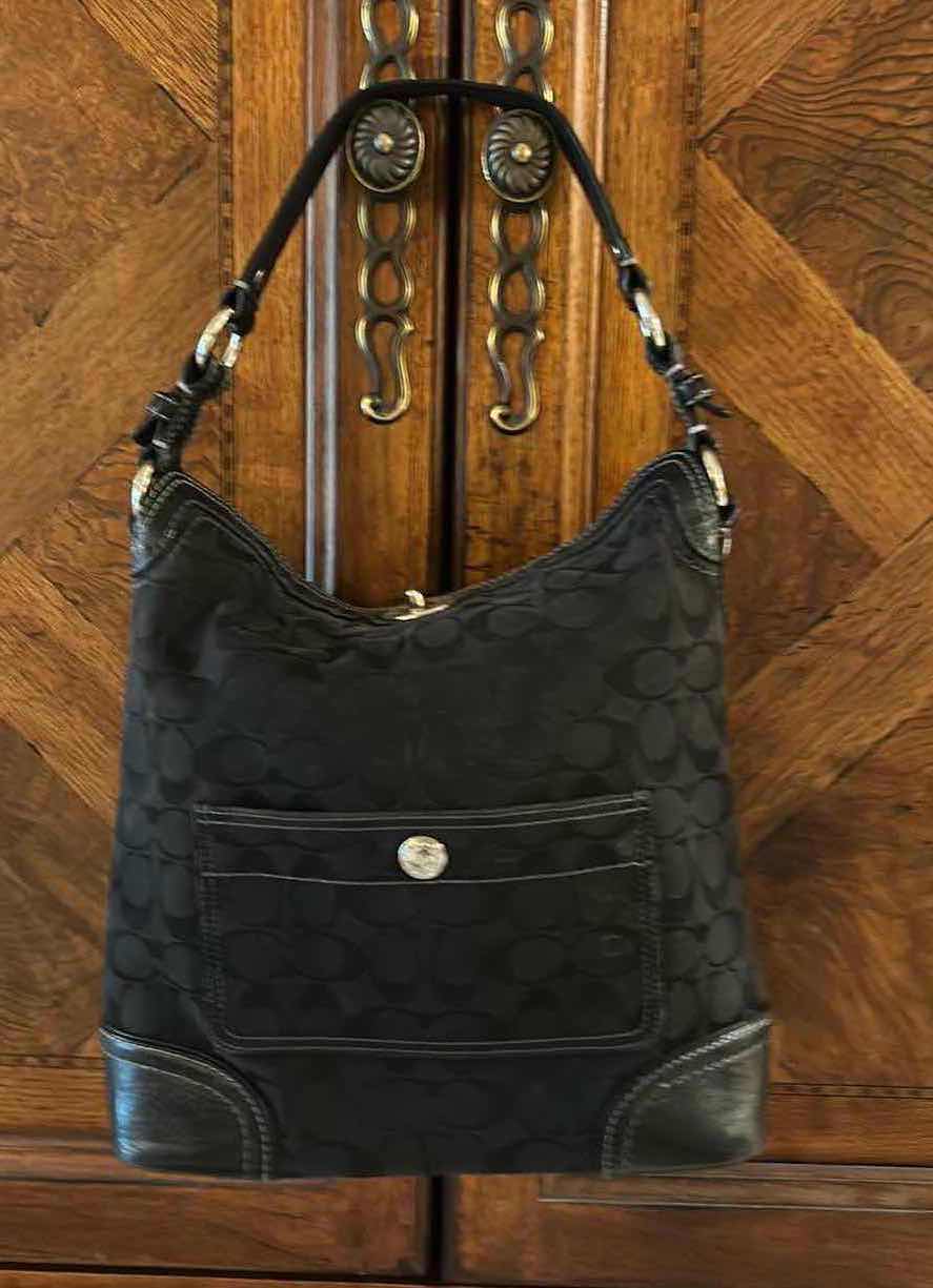 Photo 3 of COACH 10982 SIGNATURE CHELSEA BLACK HOBO SHOULDER BAG